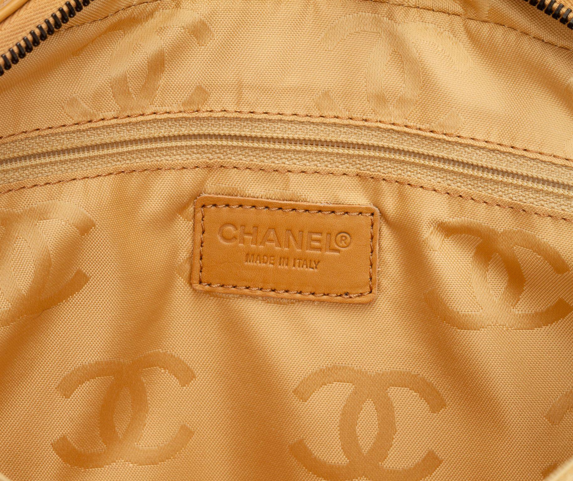 Chanel Medium Vintage Tasche aus gebürstetem Kalbsleder im Angebot 5