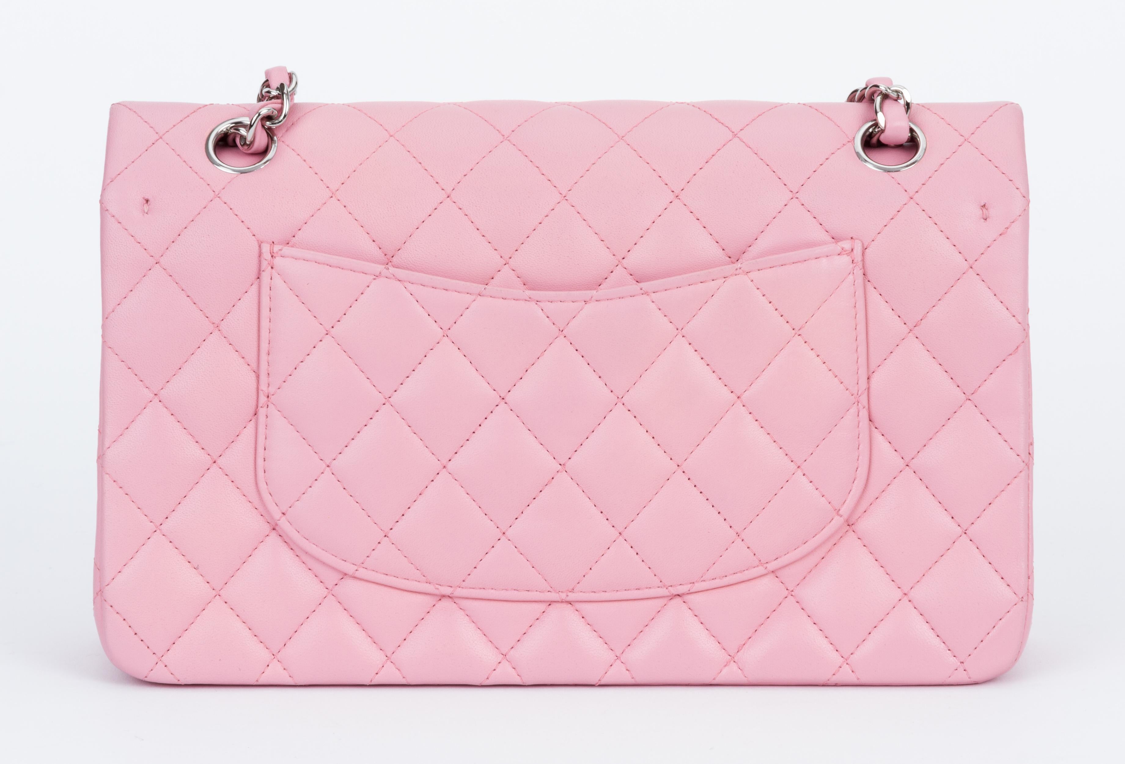 Chanel bubblegum pink 10