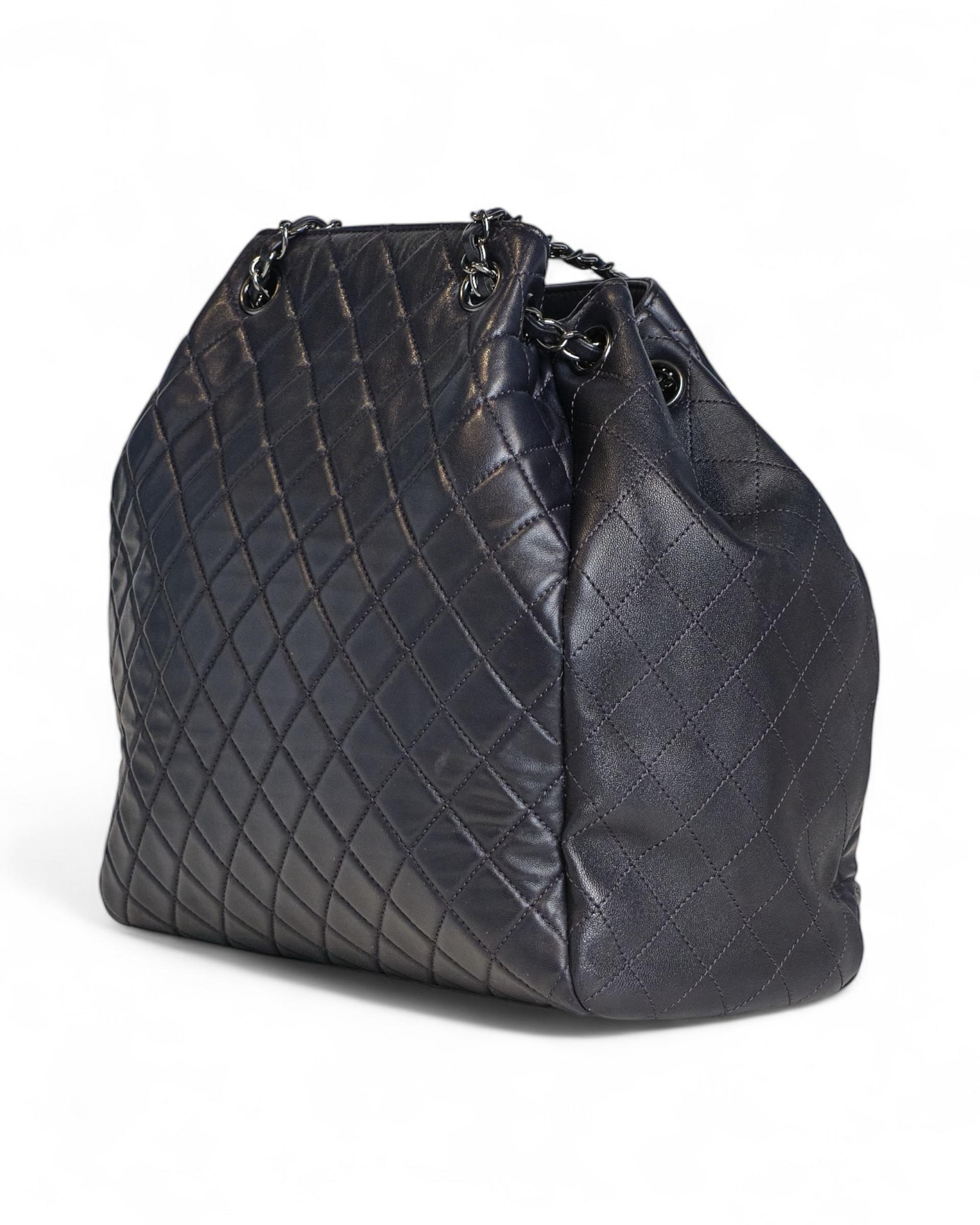 Chanel Bucket CC Large Night Blue 5