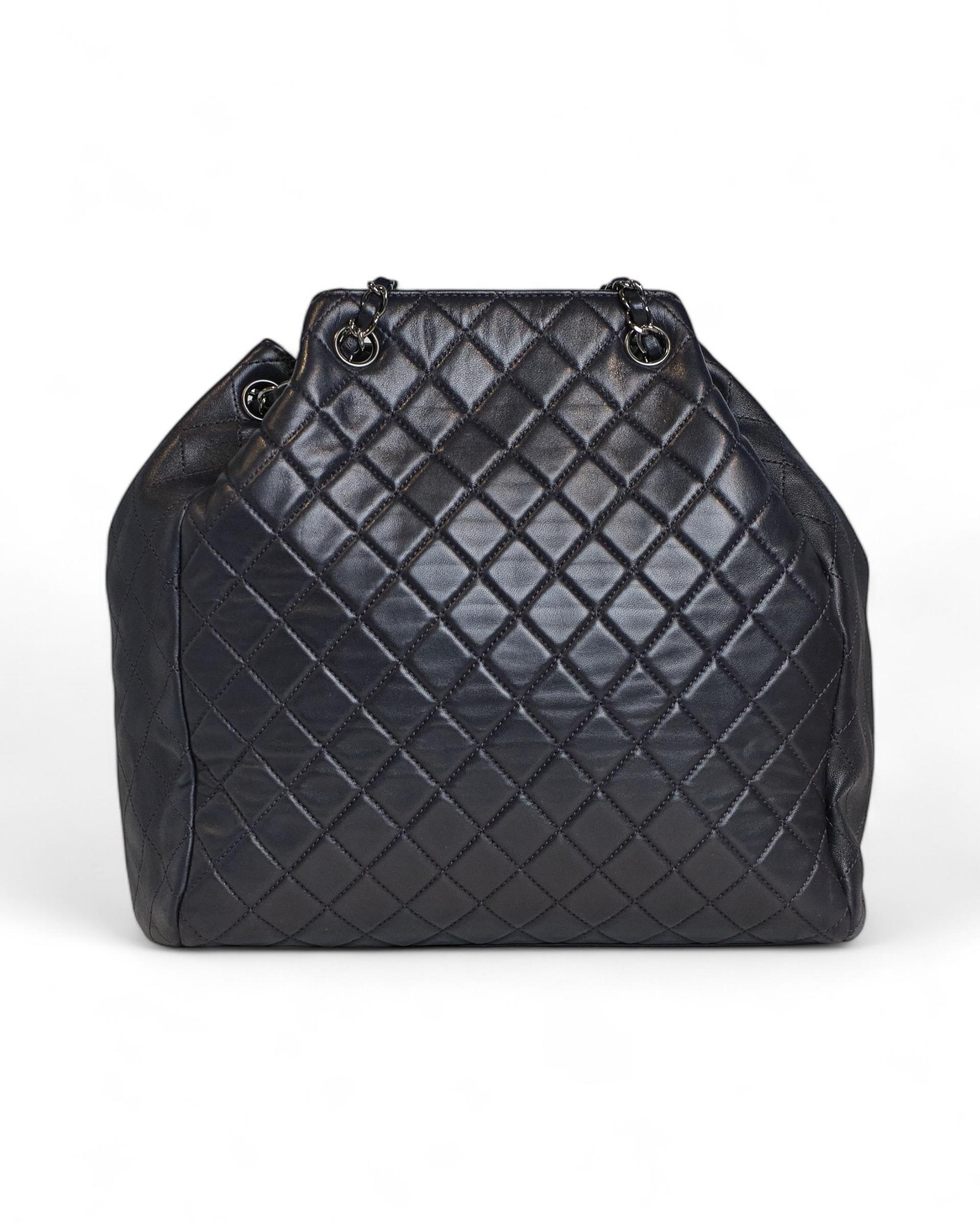 Chanel Bucket CC Large Night Blue 4