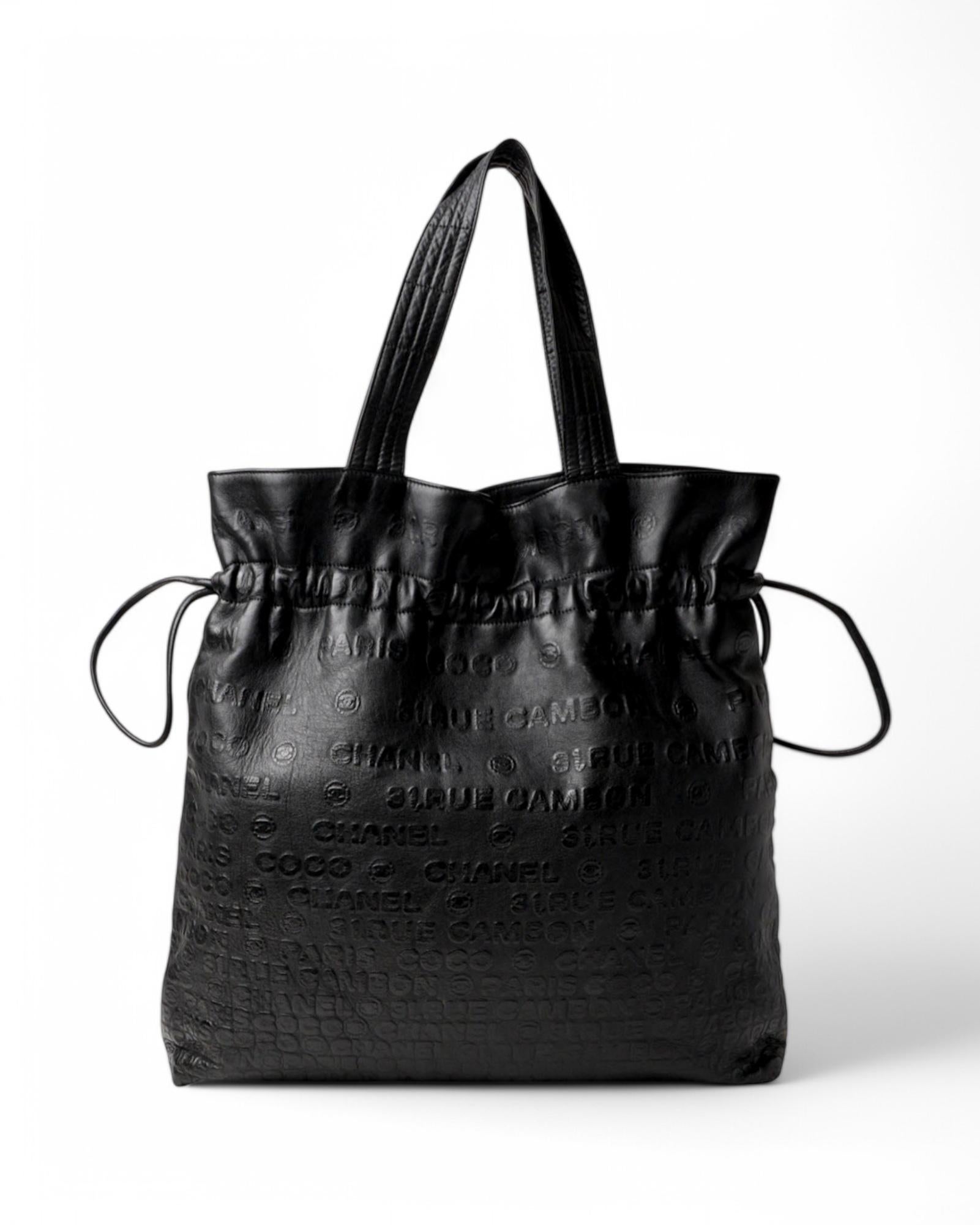 Chanel Bucket Large Cambon Black In Good Condition For Sale In Torre Del Greco, IT