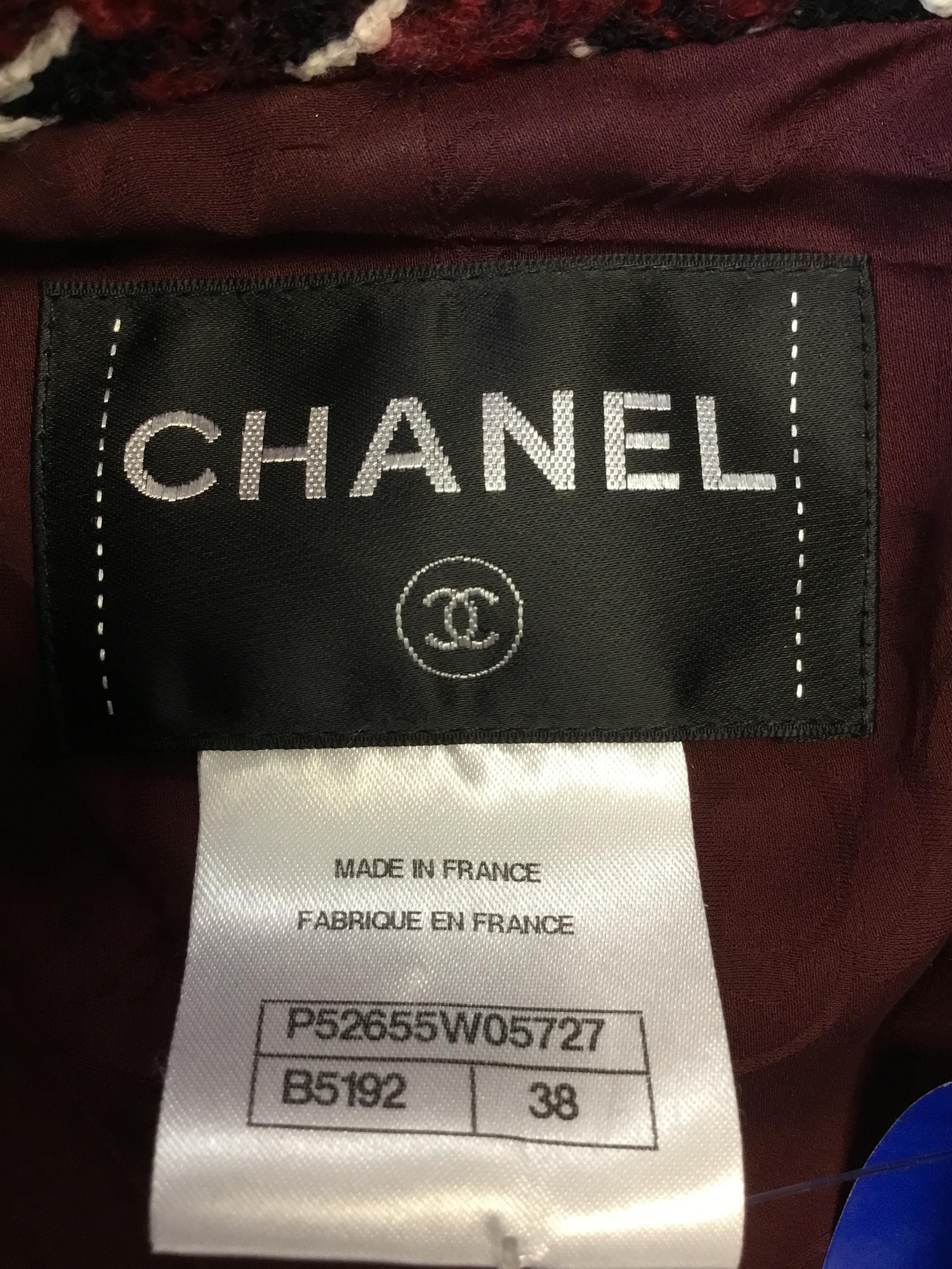 Chanel Burgundy and Black Tweed Jacket For Sale 3
