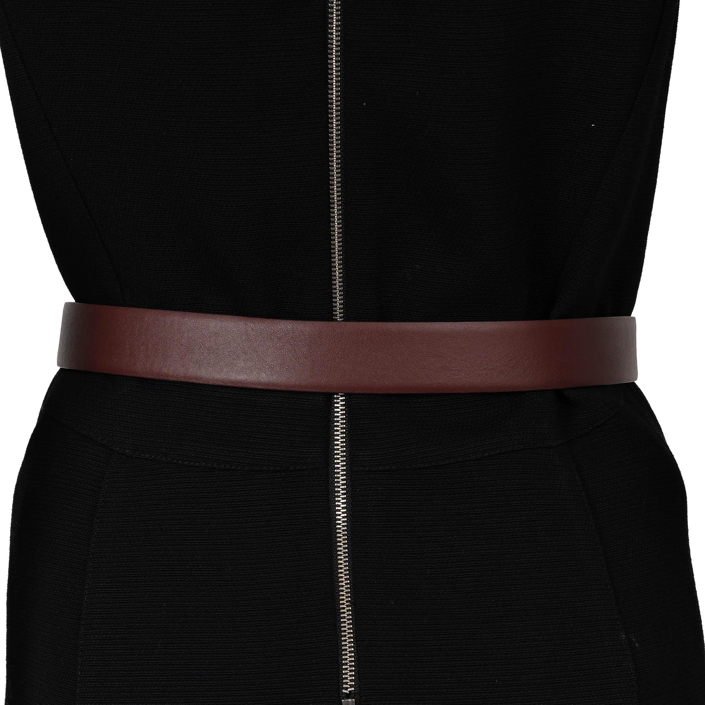 CHANEL burgundy & black leather 2020 REVERSIBLE Belt 75 For Sale 1