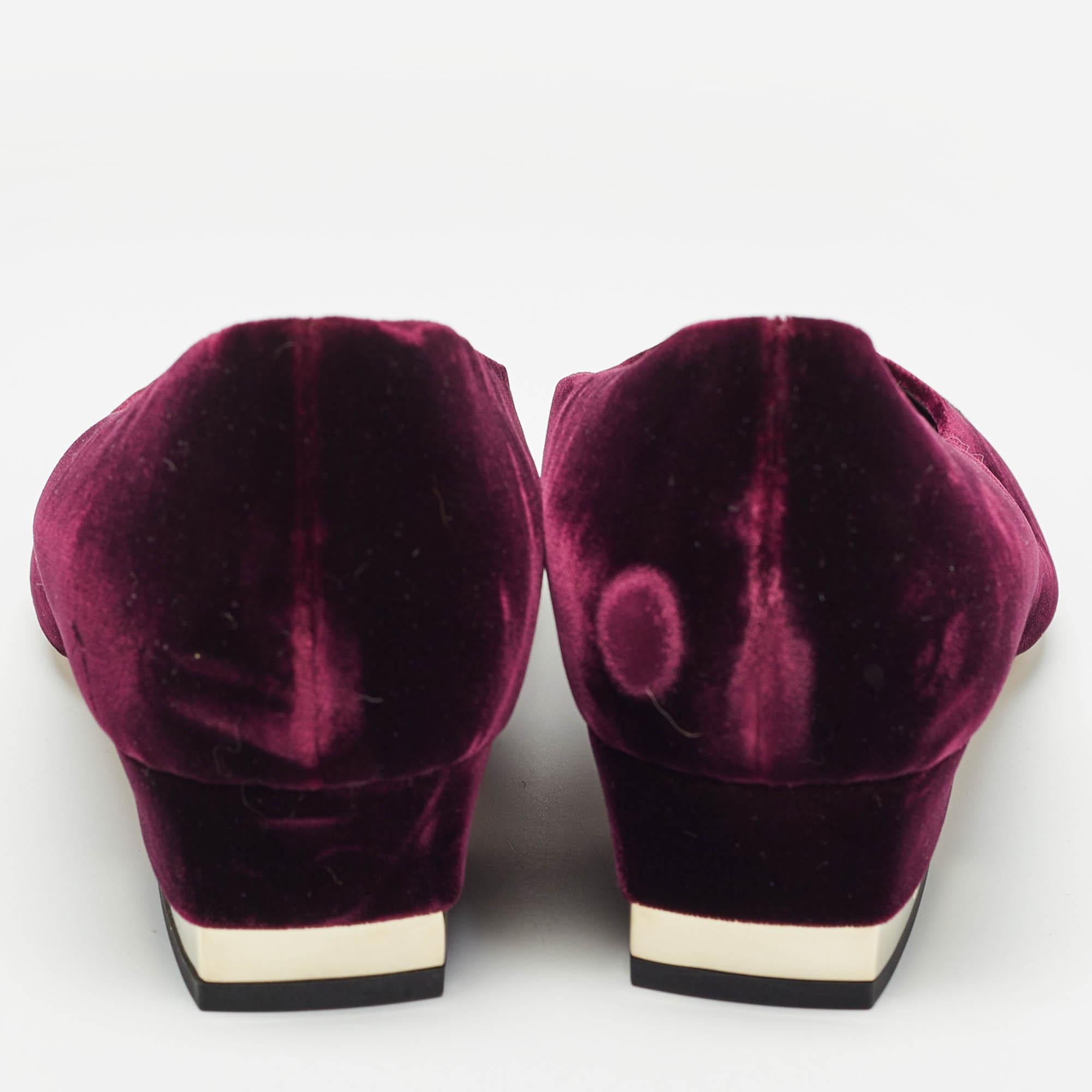 Chanel Burgundy/Black Velvet Block Heel Pumps Size 40 1