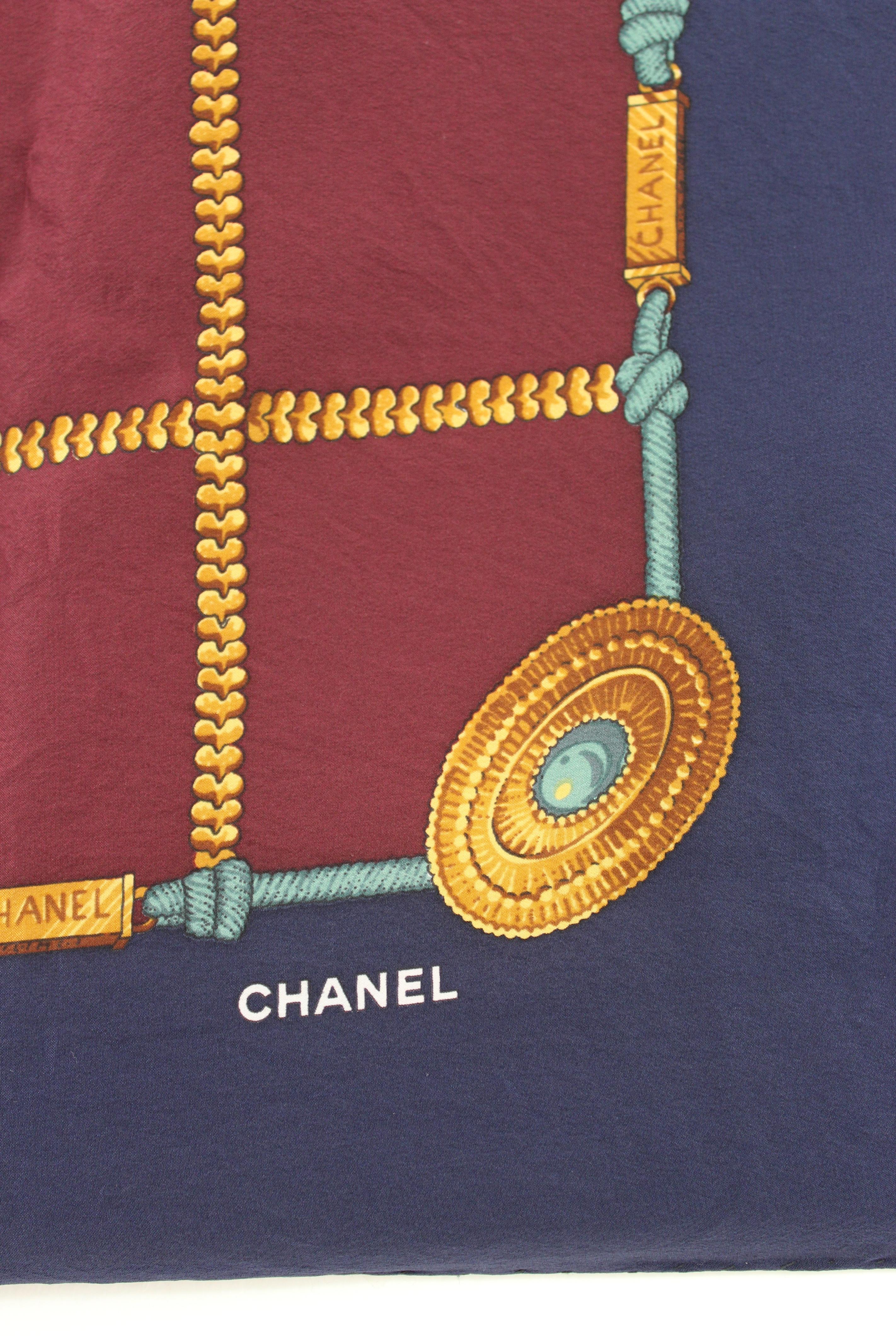 Chanel Burgundy Blue Silk Chain Gold Scarf 1990s In Excellent Condition In Brindisi, Bt