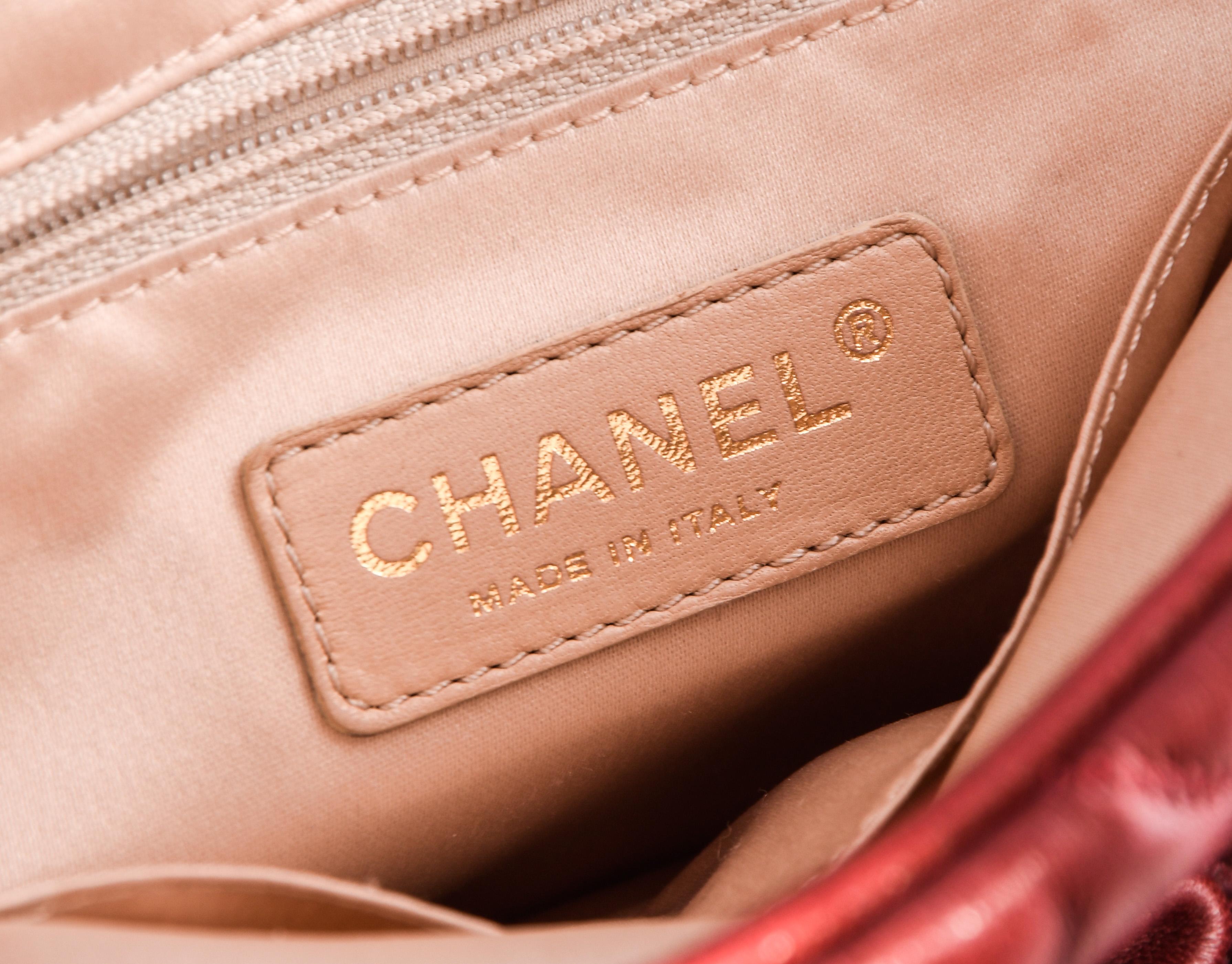 Chanel Burgundy Bubble Flap Tasche mit Gold Tone CC Logo 2