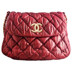 Chanel Burgundy Bubble Flap Tasche mit Gold Tone CC Logo