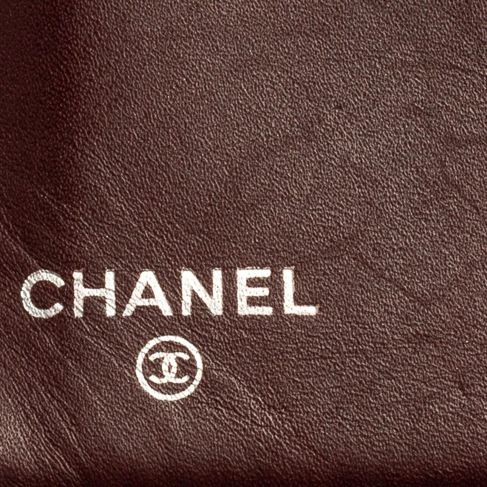 Chanel Burgundy Caviar Leather Timeless CC L Yen Wallet In Good Condition In Dubai, Al Qouz 2