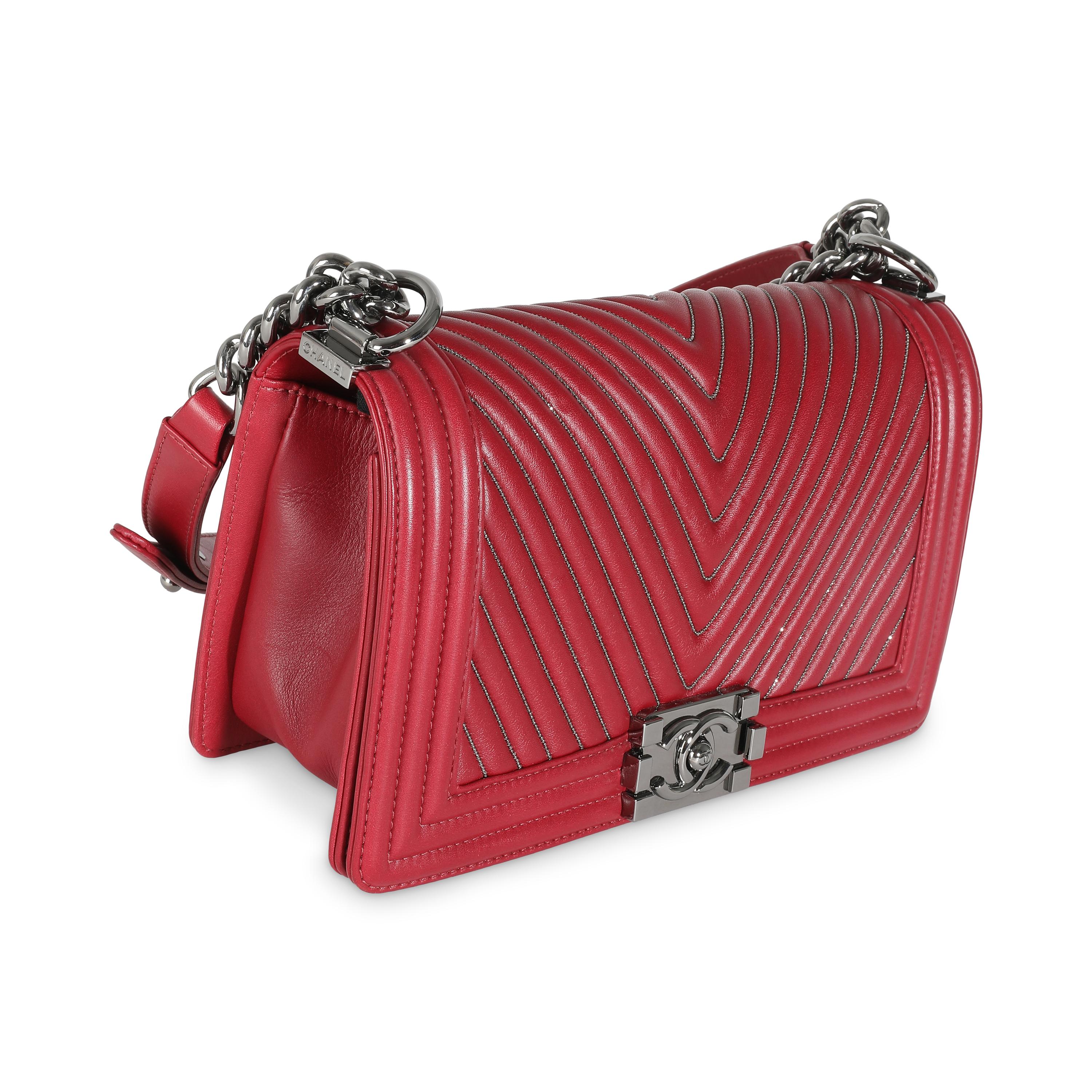 Pink Chanel Burgundy Chevron Calfskin Chain Medium Boy Bag For Sale