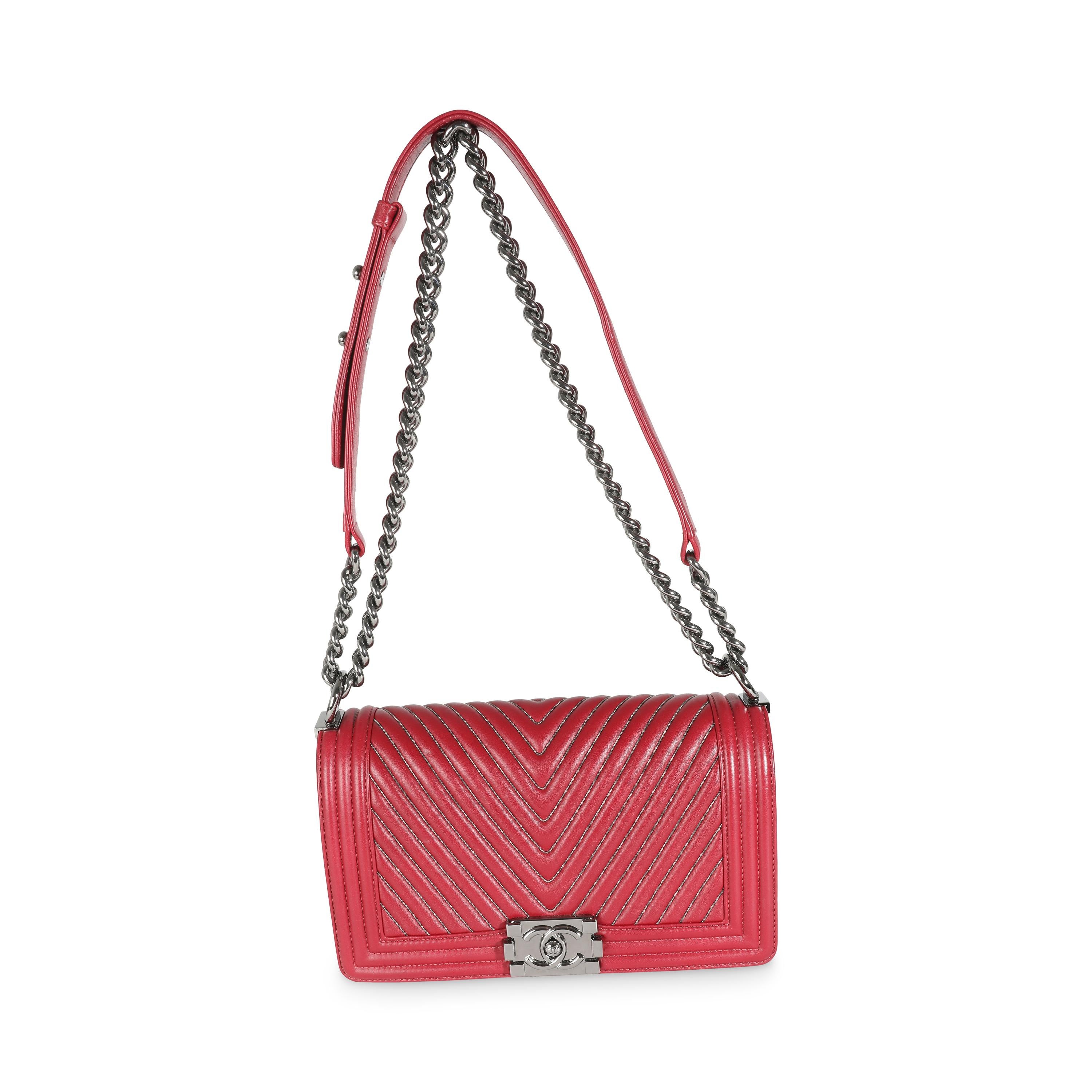 Chanel Burgundy Chevron Calfskin Chain Medium Boy Bag For Sale 1