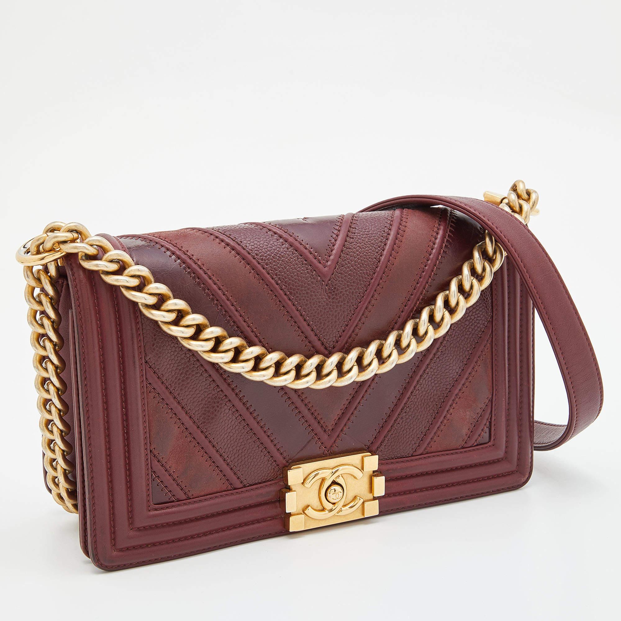 Chanel Burgundy Chevron Caviar and Leather Medium Boy Flap Bag In Excellent Condition In Dubai, Al Qouz 2