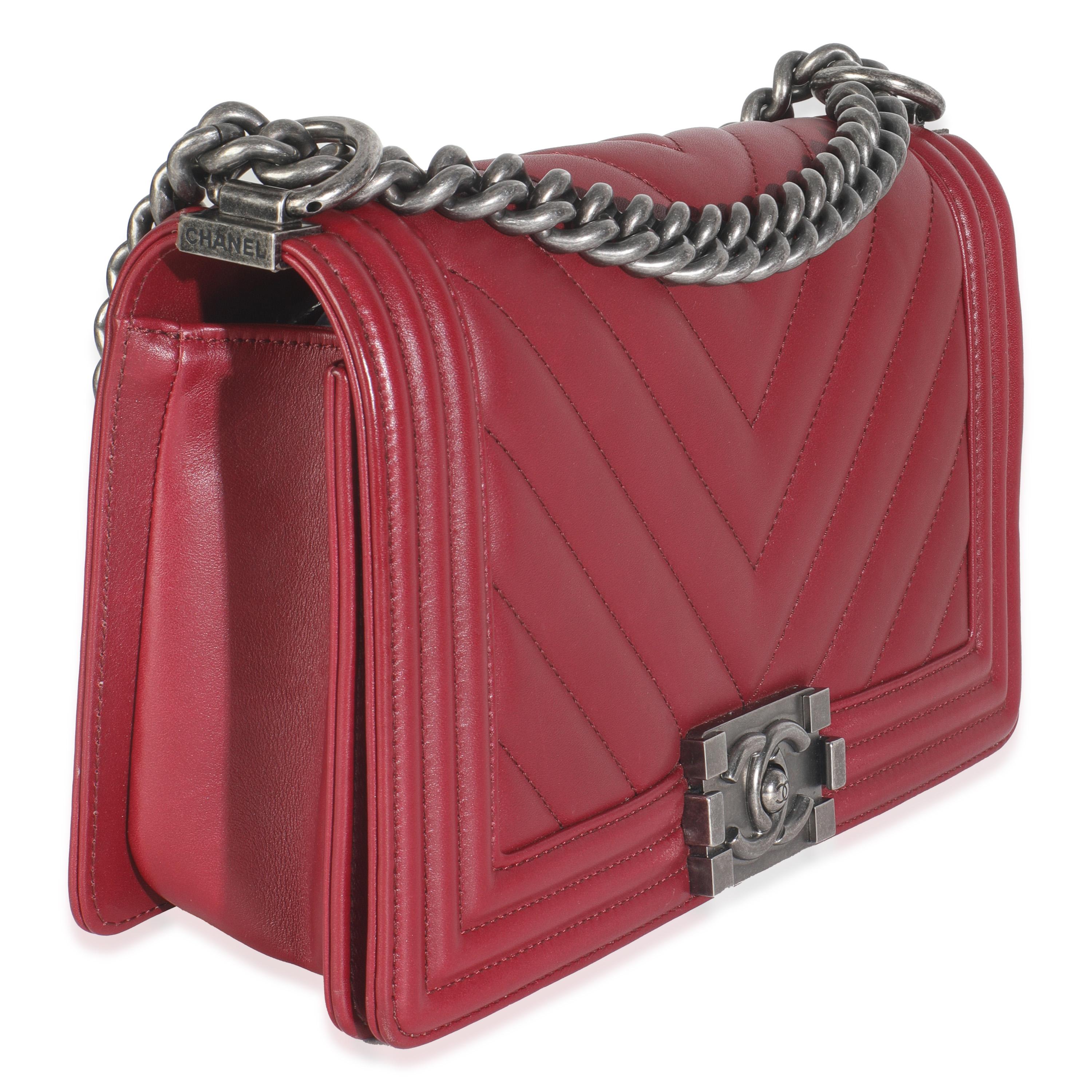 Chanel Bolso Boy Mediano Piel de Cordero Chevron Borgoña Rosa en venta