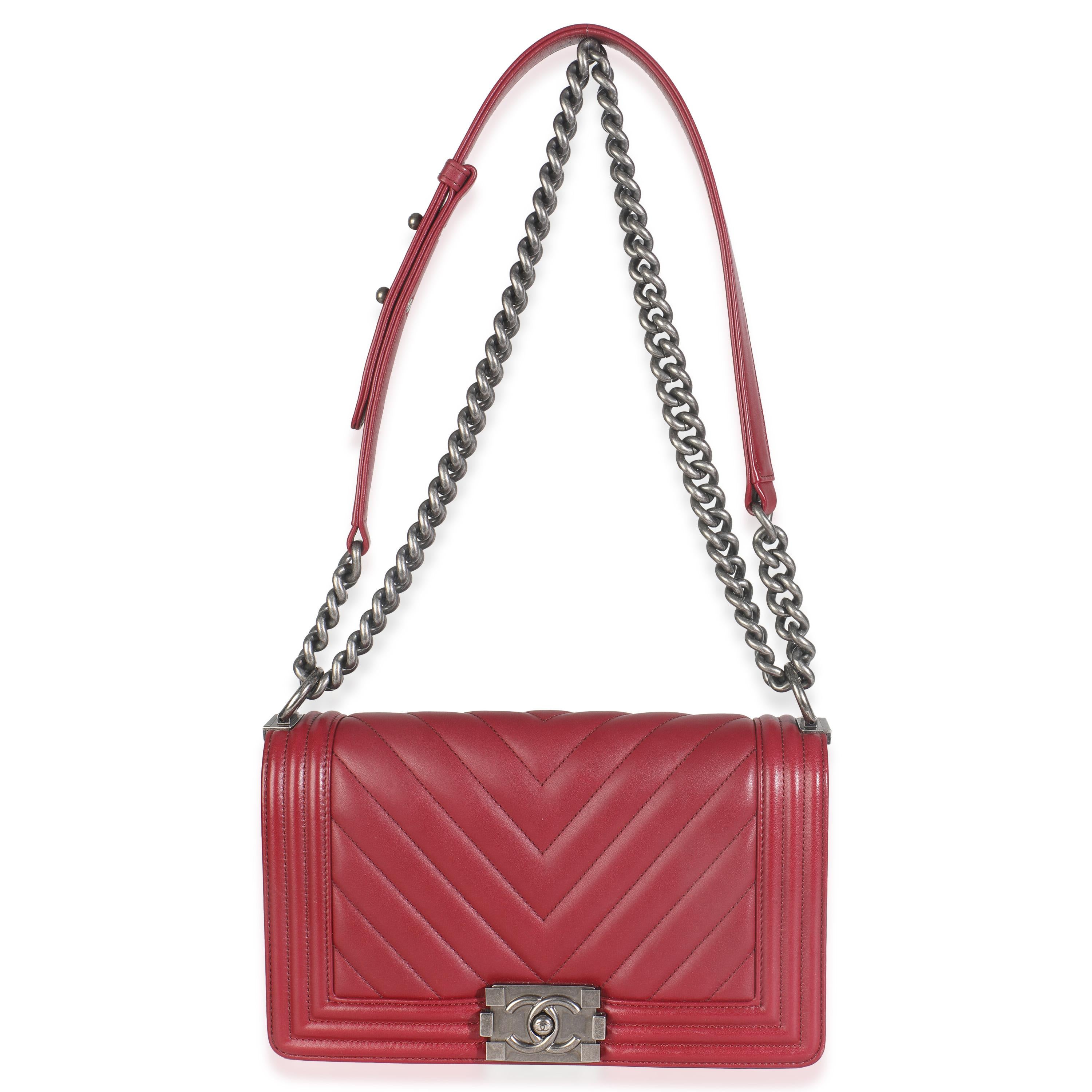 Chanel Bolso Boy Mediano Piel de Cordero Chevron Borgoña en venta 1