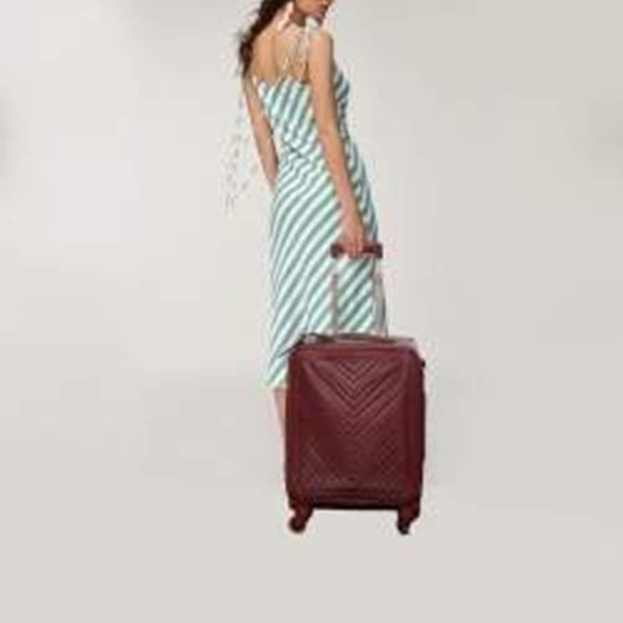 Chanel Burgundy Chevron Leather Coco Case Trolley In Good Condition In Dubai, Al Qouz 2