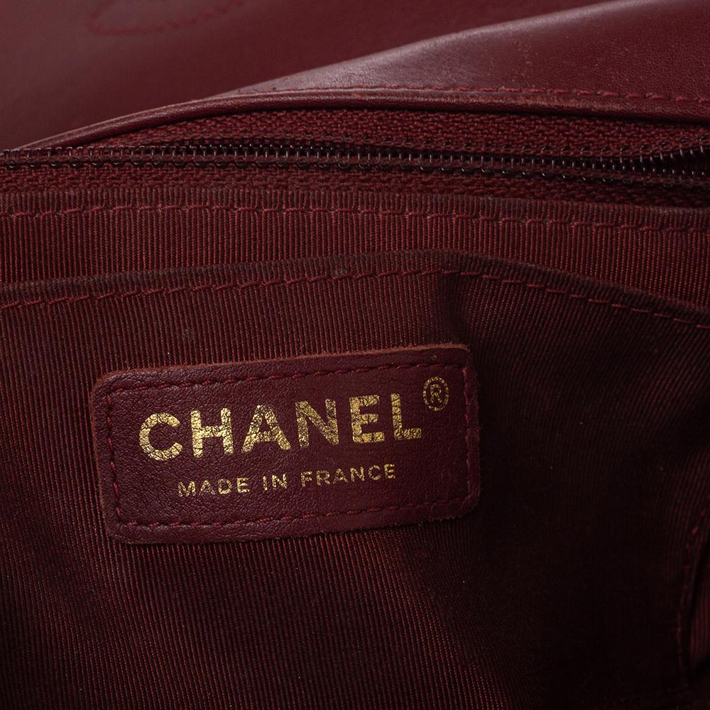 Chanel Burgundy Chevron Leather Mini Statement Flap Bag In Fair Condition In Dubai, Al Qouz 2