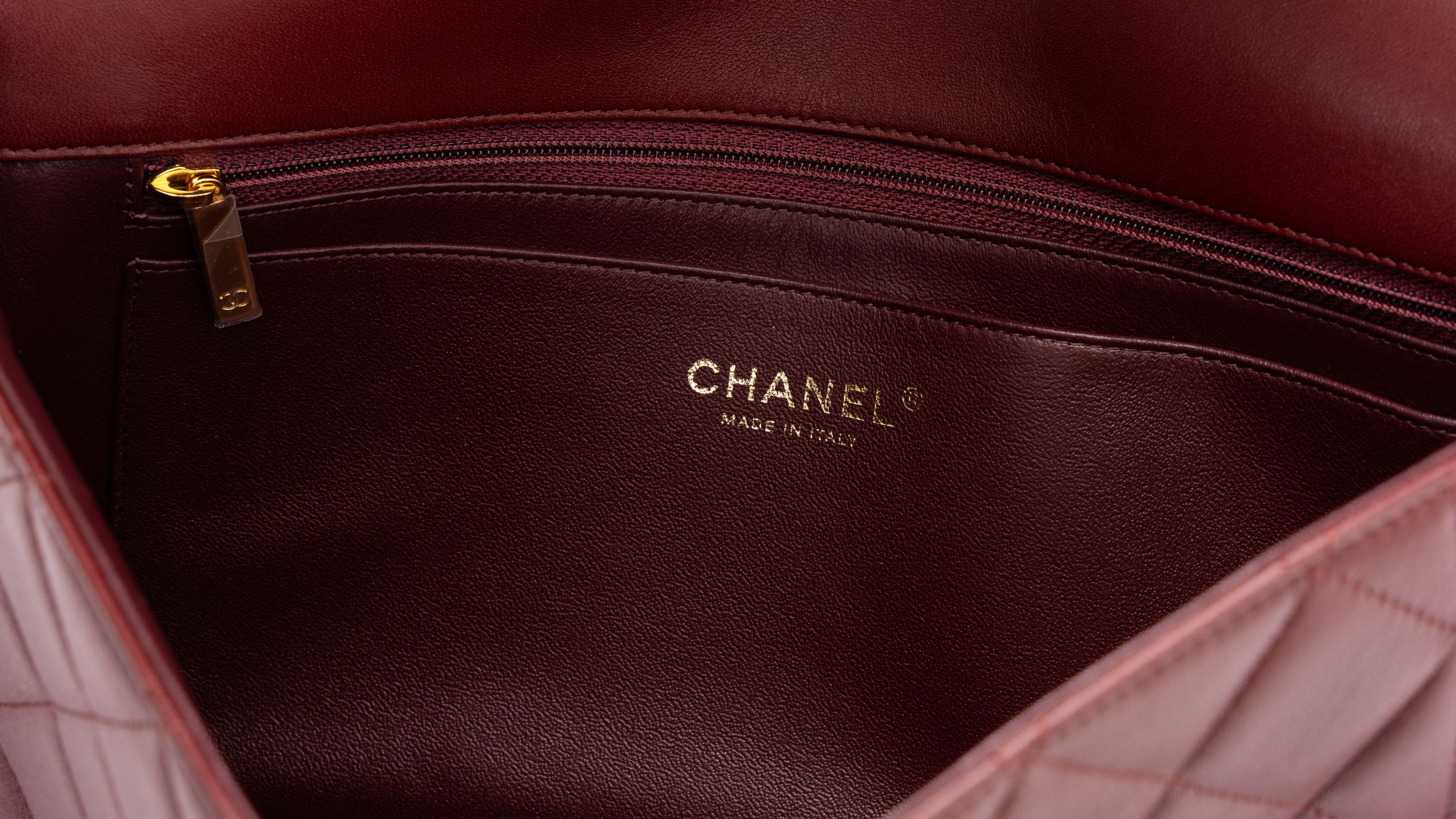 De las mujeres Chanel Chic Me Borgoña Solapa Jumbo en venta