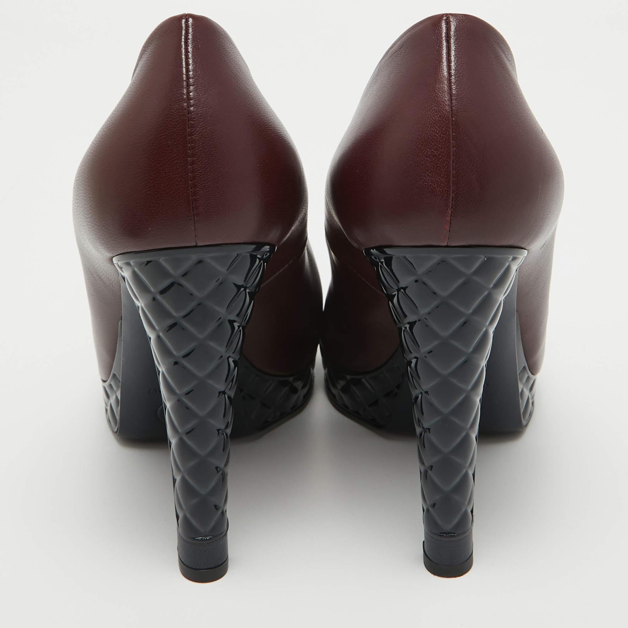 Women's Chanel Burgundy Leather CC Open Toe Platform Pumps Size 40 For Sale