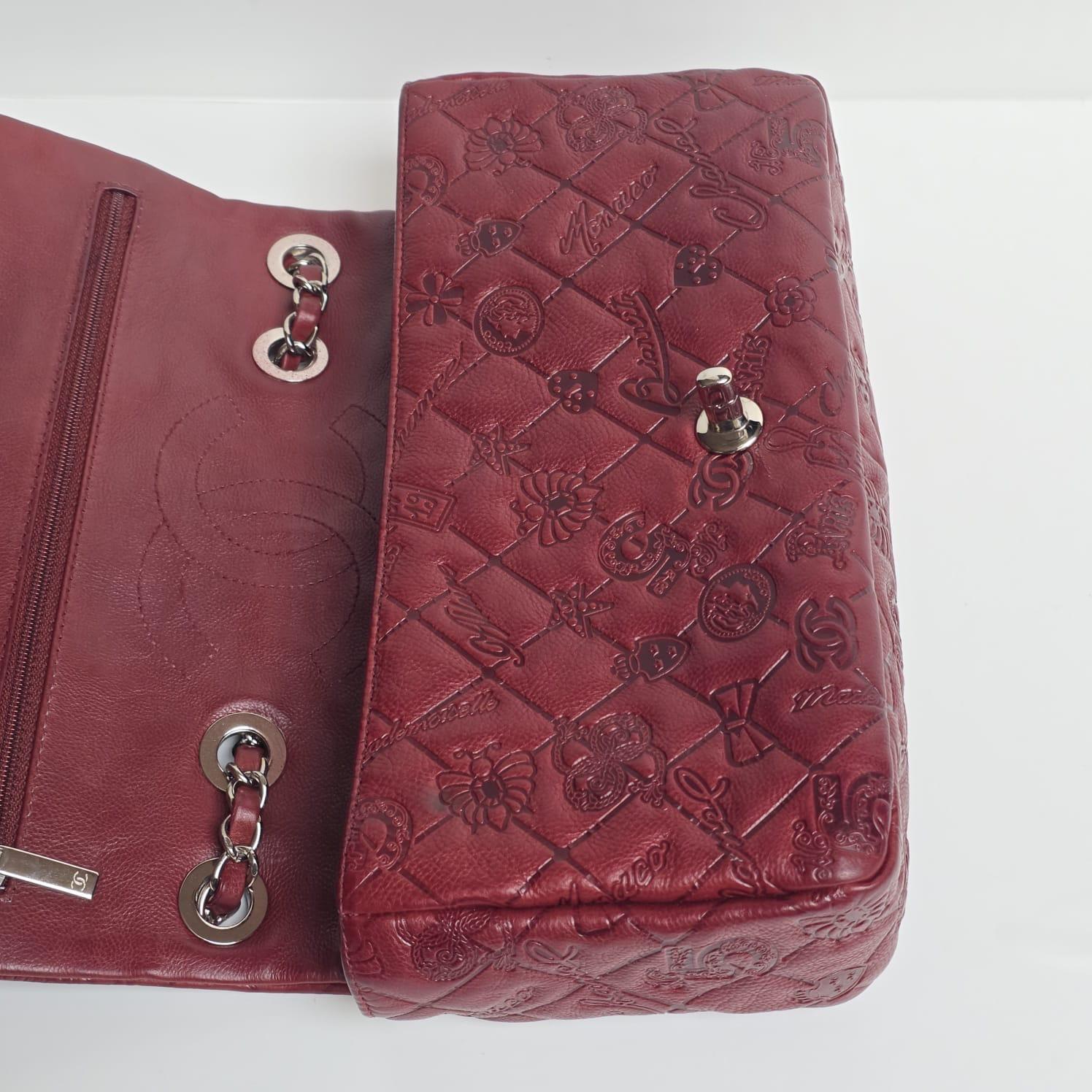 Chanel - Sac à rabat moyen en cuir bourgogne avec emblème Lucky Charm en vente 5