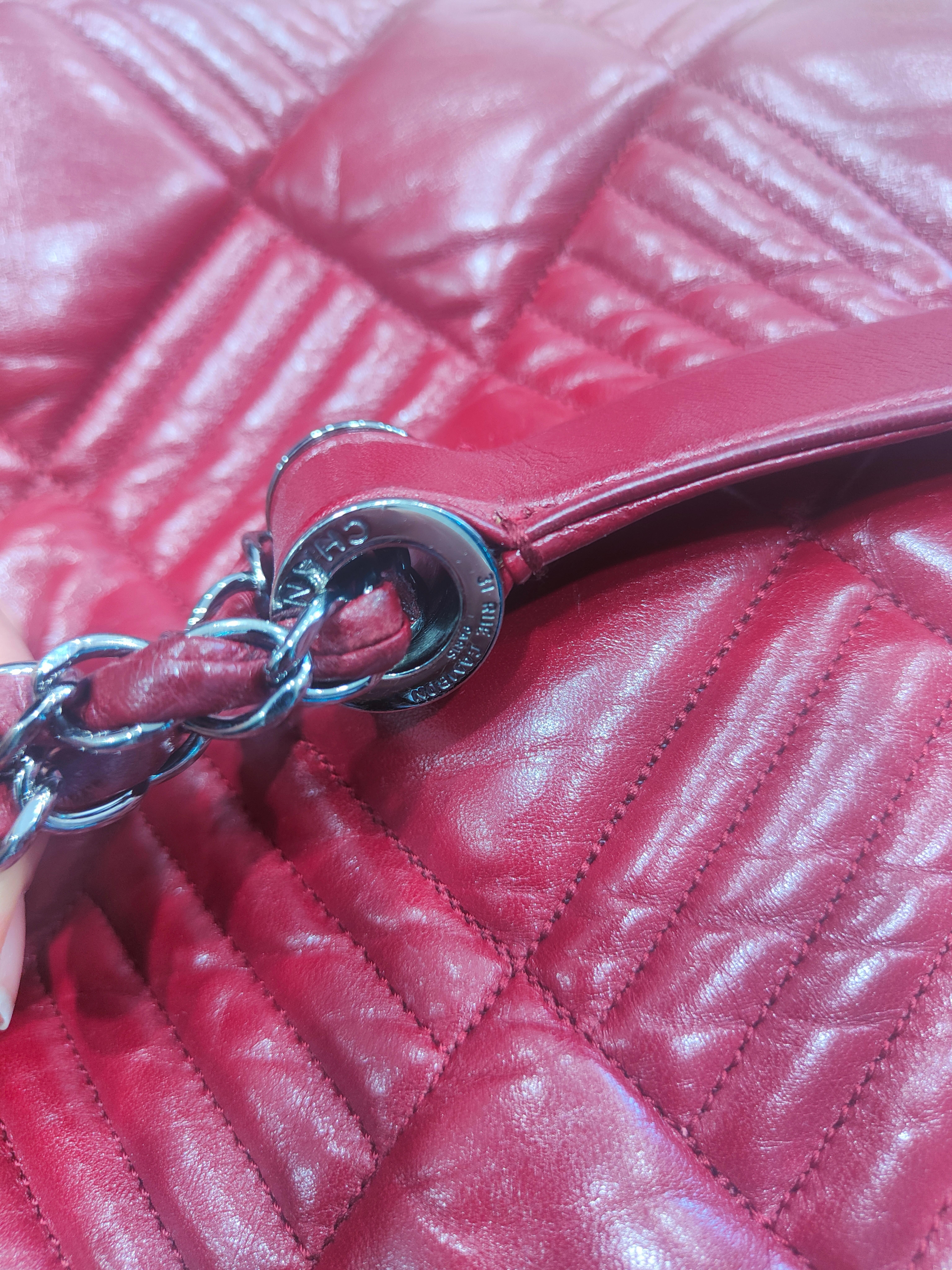Chanel burgundy leather shoulder bag For Sale 3
