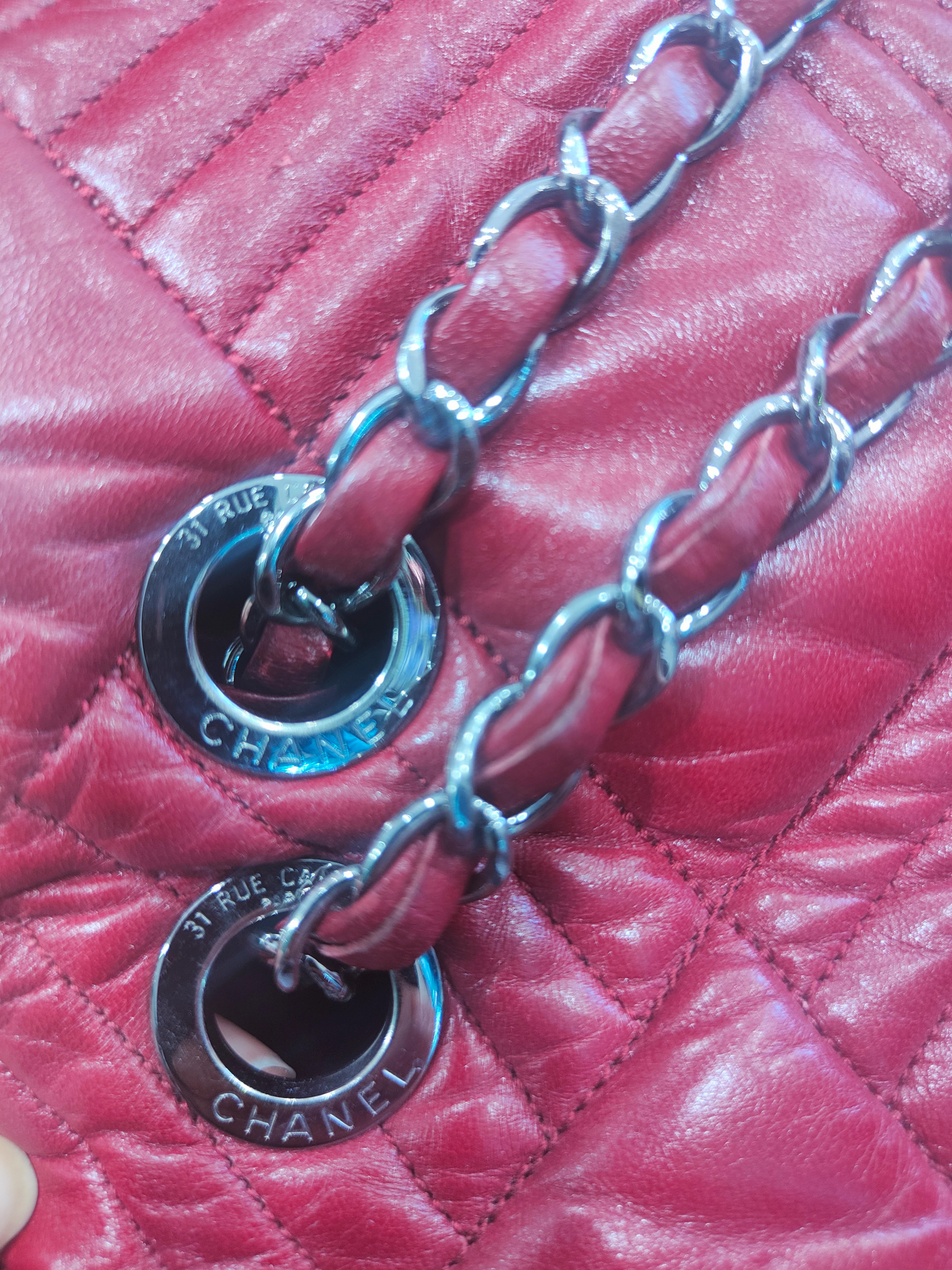 Chanel burgundy leather shoulder bag For Sale 4