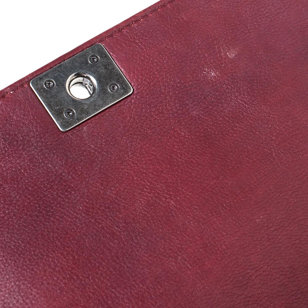 Chanel Burgundy Leather Small Reverso Boy Bag In Good Condition In Dubai, Al Qouz 2