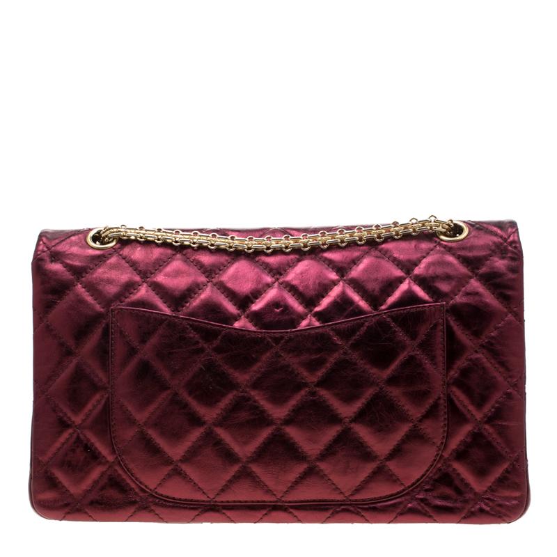 Chanel's Flap bags are iconic and monumental in the history of fashion. This Reissue 2.55 Classic 227 is a buy that is worth every bit of your splurge. Exquisitely crafted from metallic leather, it bears their signature quilt pattern and the iconic