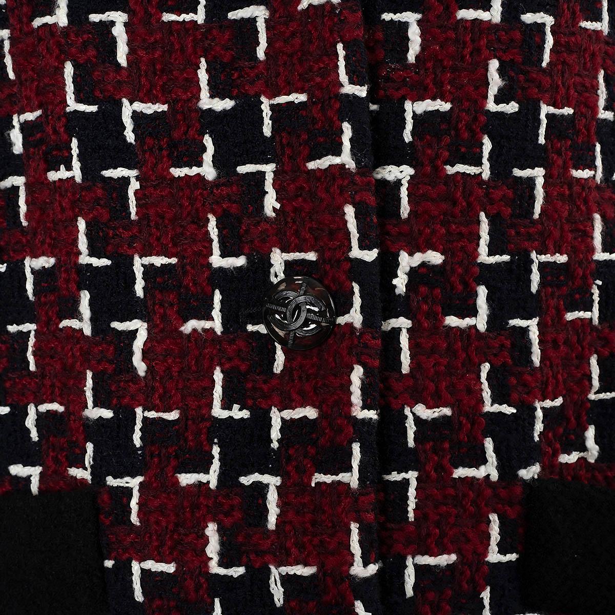 CHANEL burgundy navy black wool 2015 15K HOUNDSTOOTH Tweed Jacket 40 M For Sale 3