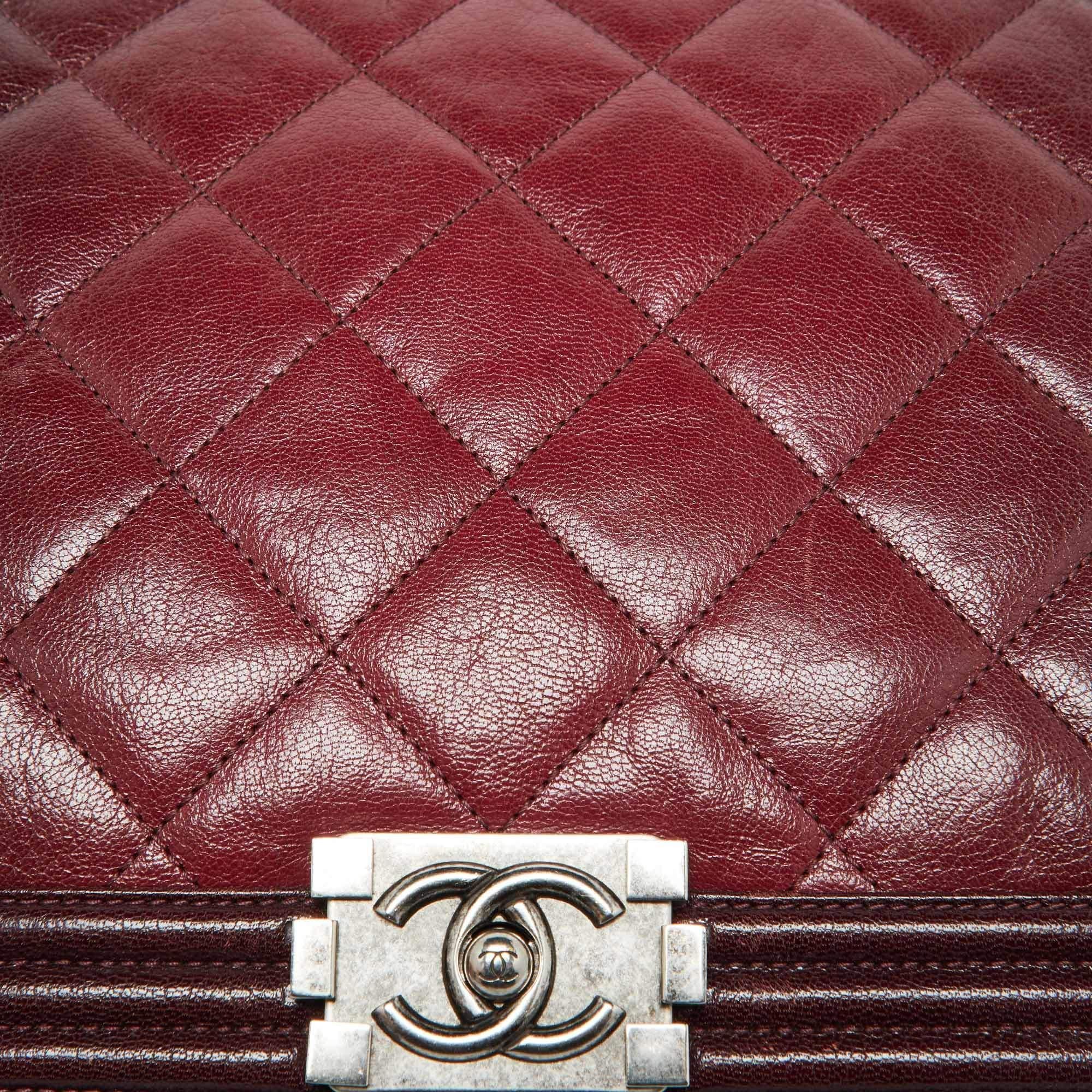 Chanel Burgundy Ombre Quilted Leather Large Boy Flap Bag en vente 1