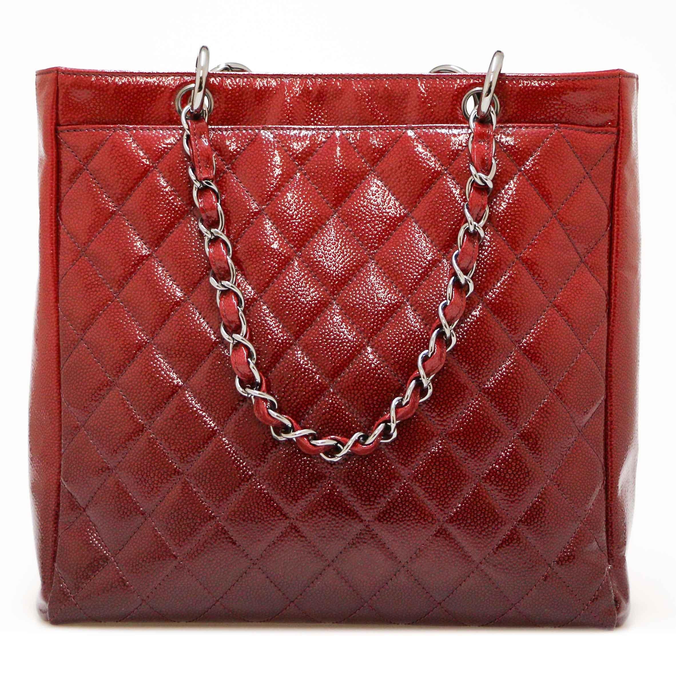 Beautiful Chanel red gradient tote bag !

Condition: very good, delivered in its original Chanel dustbag.
Made in Italy
Collection : tote bag
Material : semi-matt patent grained leather
Interior : dark purple satin
Color : burgundy and red