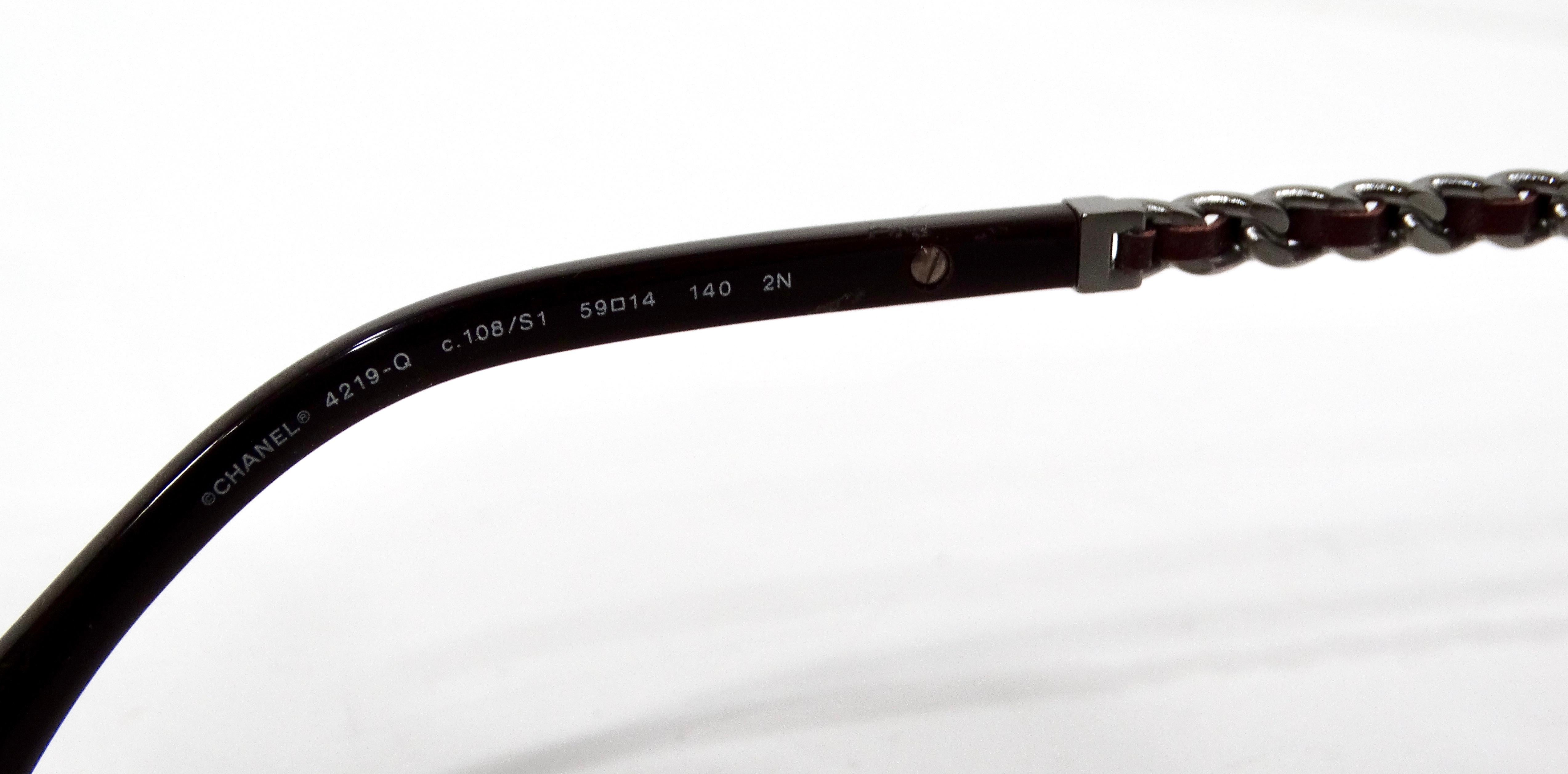 Chanel Burgundy Pilot Aviator Sunglasses With Chain-Link Leather Detailing For Sale 1