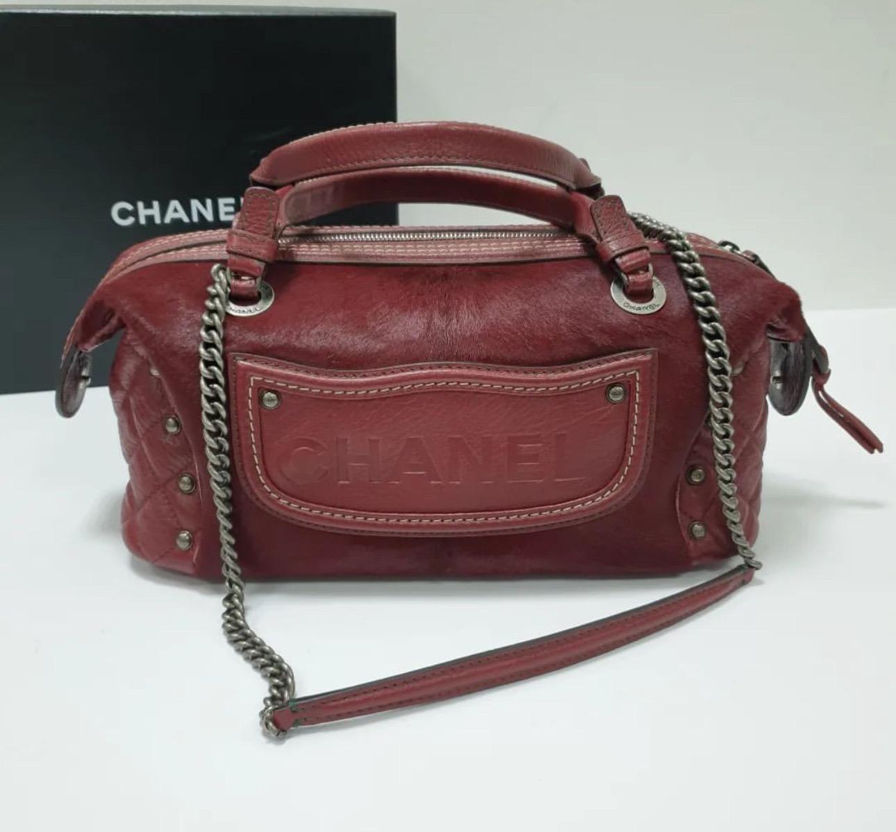 Chanel Burgundy Pony Hair and Leather Fringe Paris-Dallas Bowling Bag In Good Condition In Krakow, PL