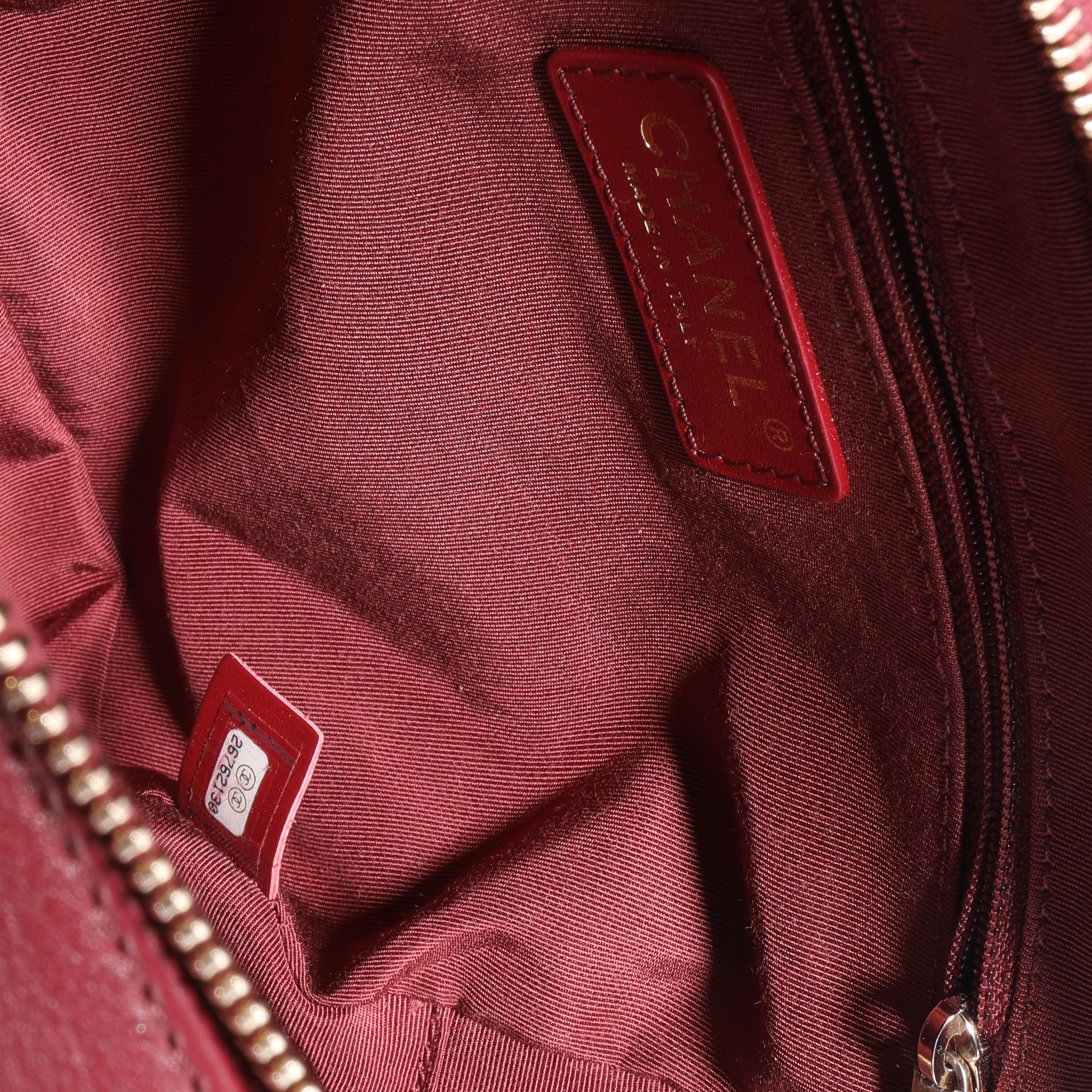 Women's Chanel Burgundy Quilted Calfskin Leather Medium Vanity Case