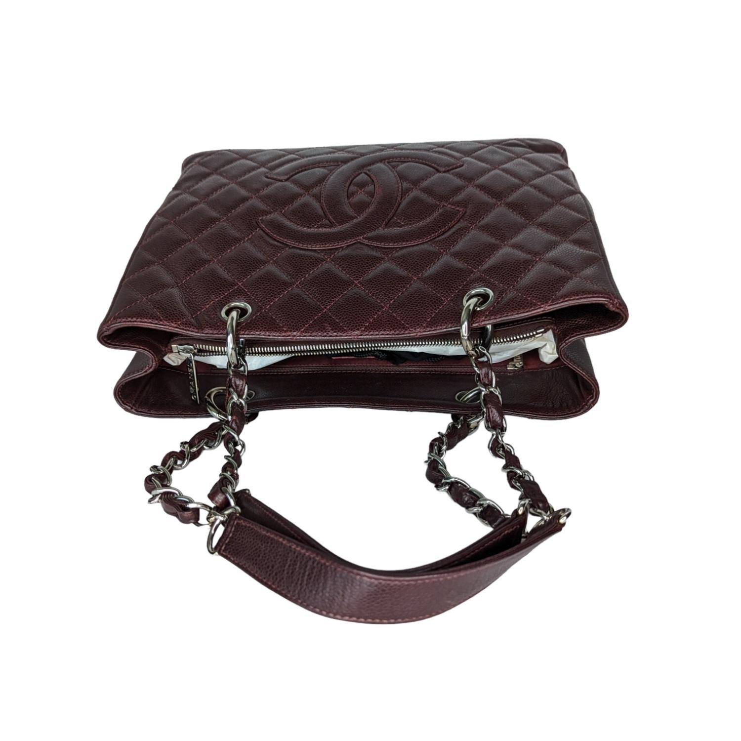 Chanel Burgundy Quilted Caviar Grand Shopping Tote GST In Excellent Condition In Scottsdale, AZ