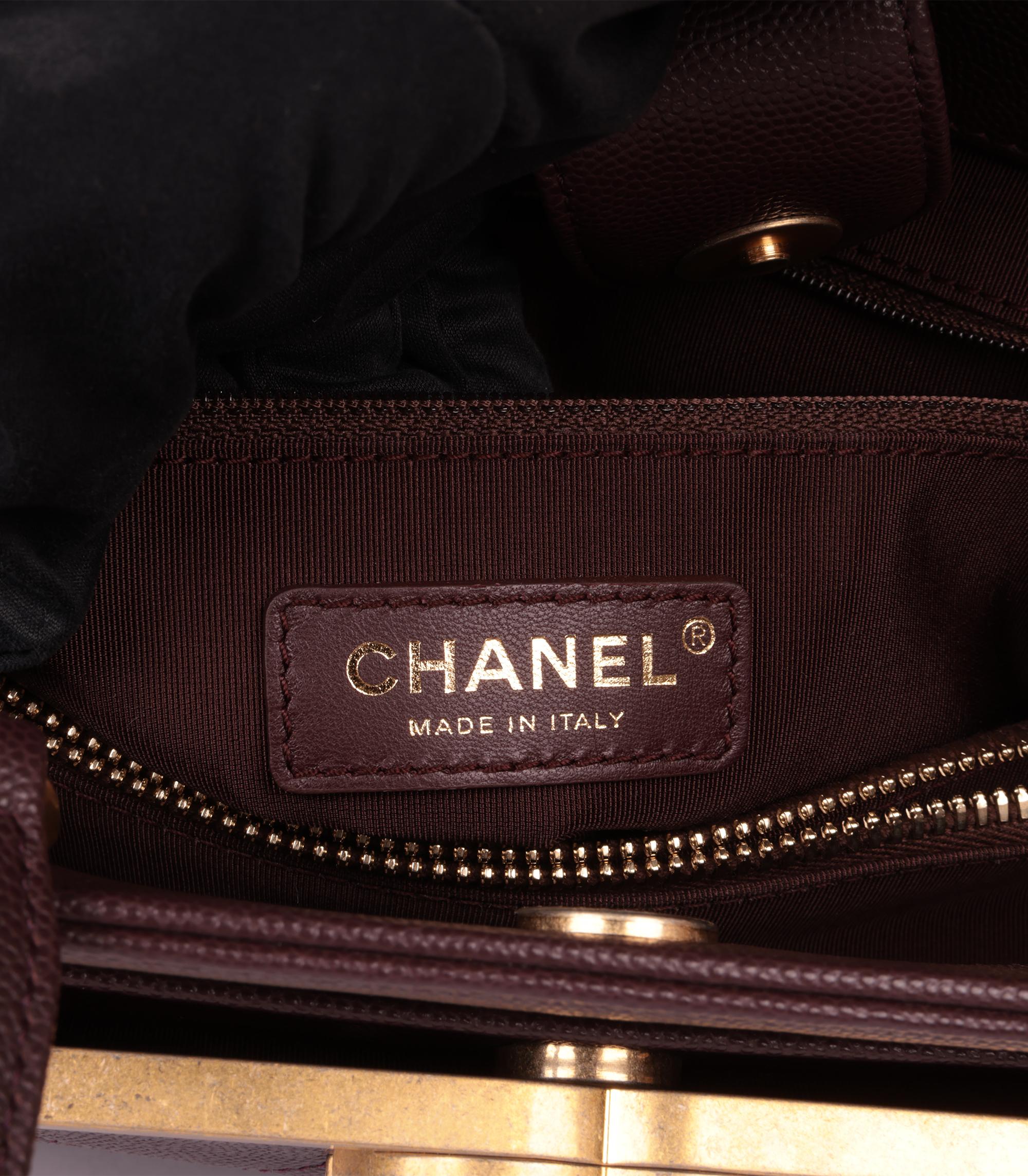 Chanel Fourre-tout porté épaule bordeaux matelassé en cuir caviar avec cadre Business Affinity en vente 5