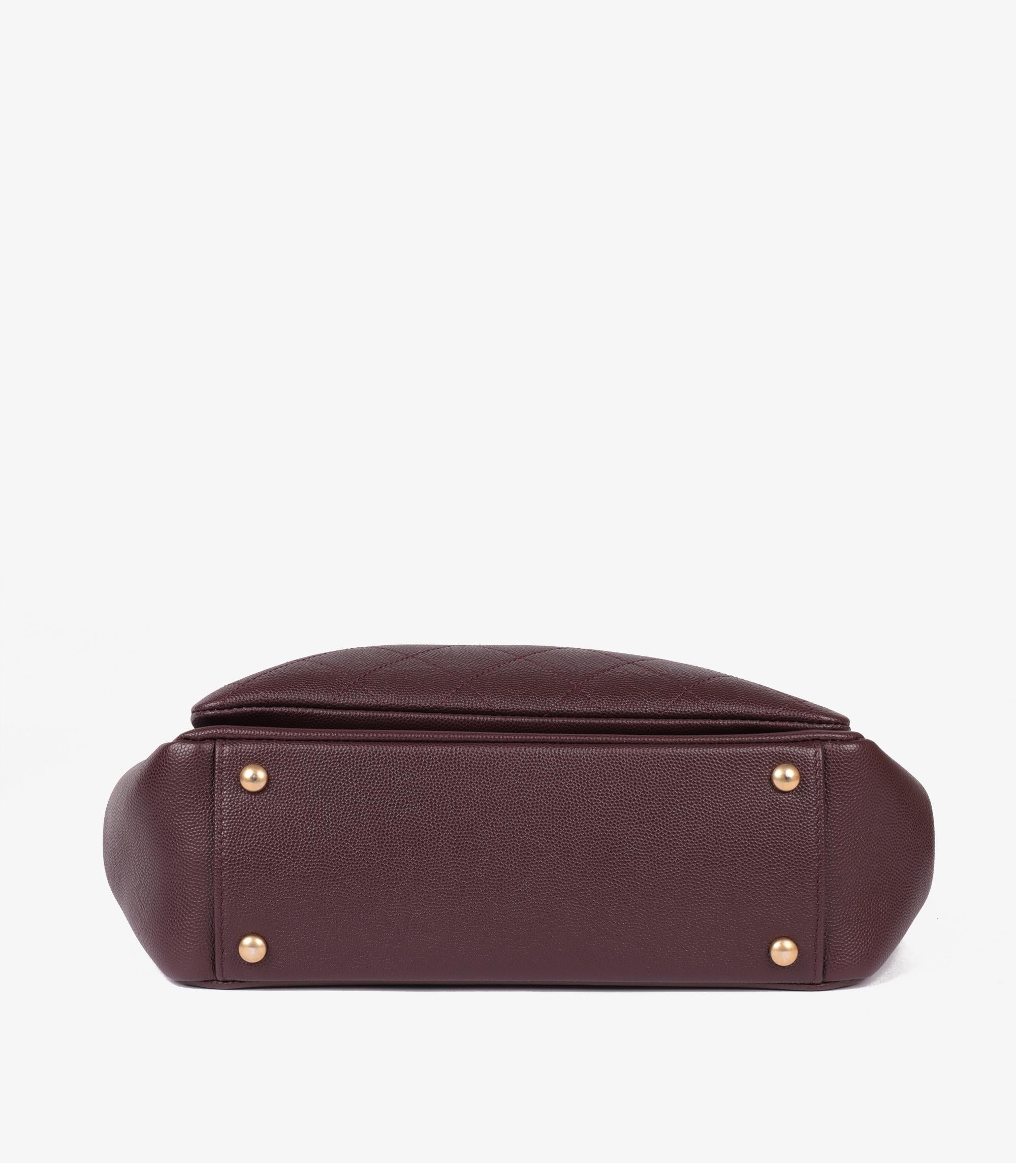Chanel Fourre-tout porté épaule bordeaux matelassé en cuir caviar avec cadre Business Affinity en vente 3