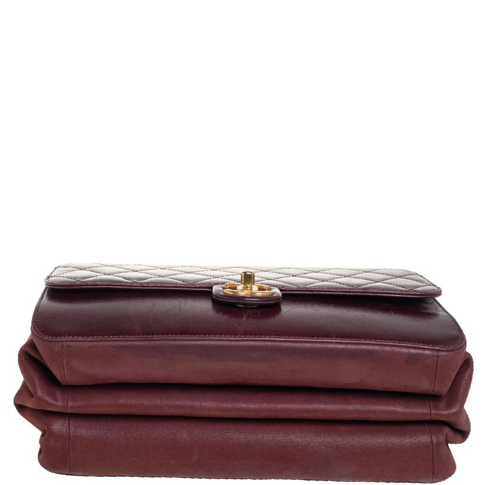 Chanel Burgund gesteppt glasiertes Leder gerade Linie Klappe Tasche Damen