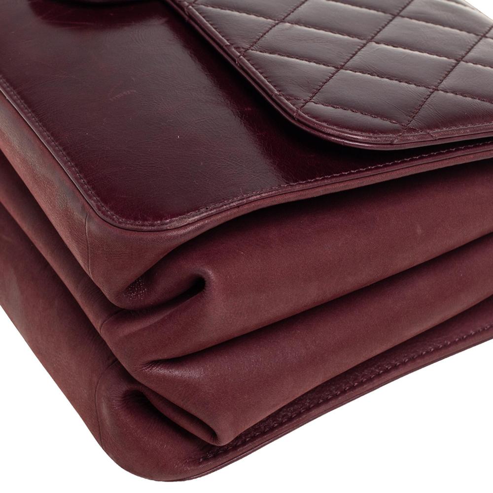 Chanel Burgund gesteppt glasiertes Leder gerade Linie Klappe Tasche 1