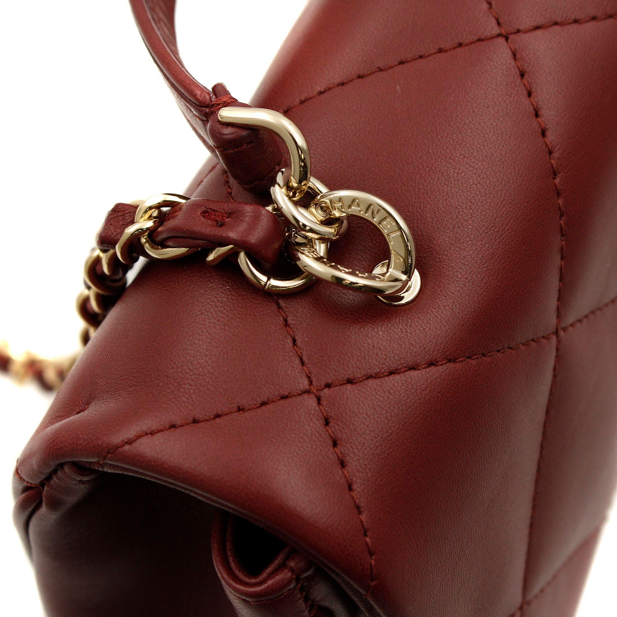 Chanel Burgundy Quilted Lambskin Gold Tone Metal Medium Flap Bag In New Condition In New York, NY