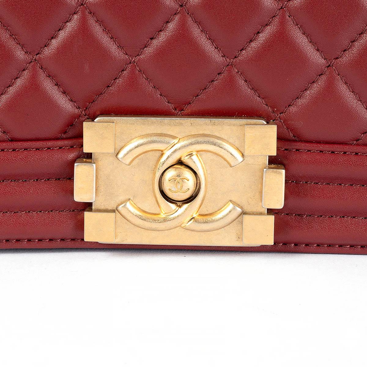 CHANEL burgundy quilted leather 2019 19A BOY MEDIUM Shoulder Bag For Sale 1