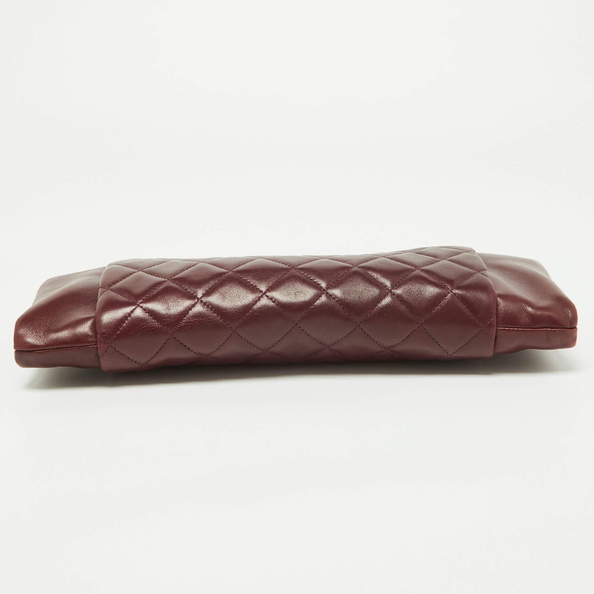 Chanel Burgundy Quilted Leather CC Long Clutch In Excellent Condition In Dubai, Al Qouz 2