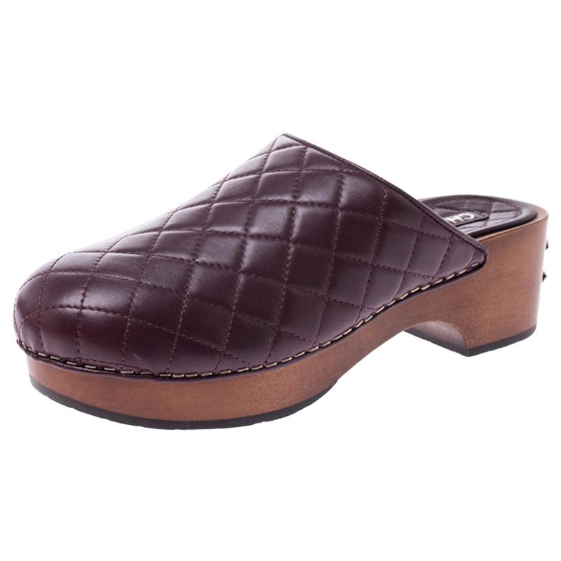 burgundy clogs