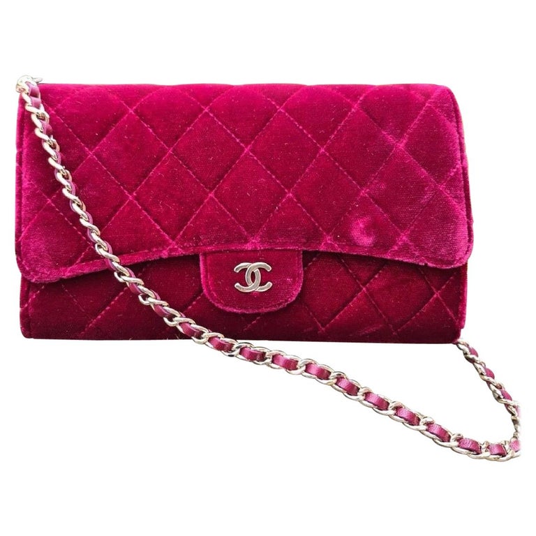 Velvet handbag Chanel Burgundy in Velvet - 23438602