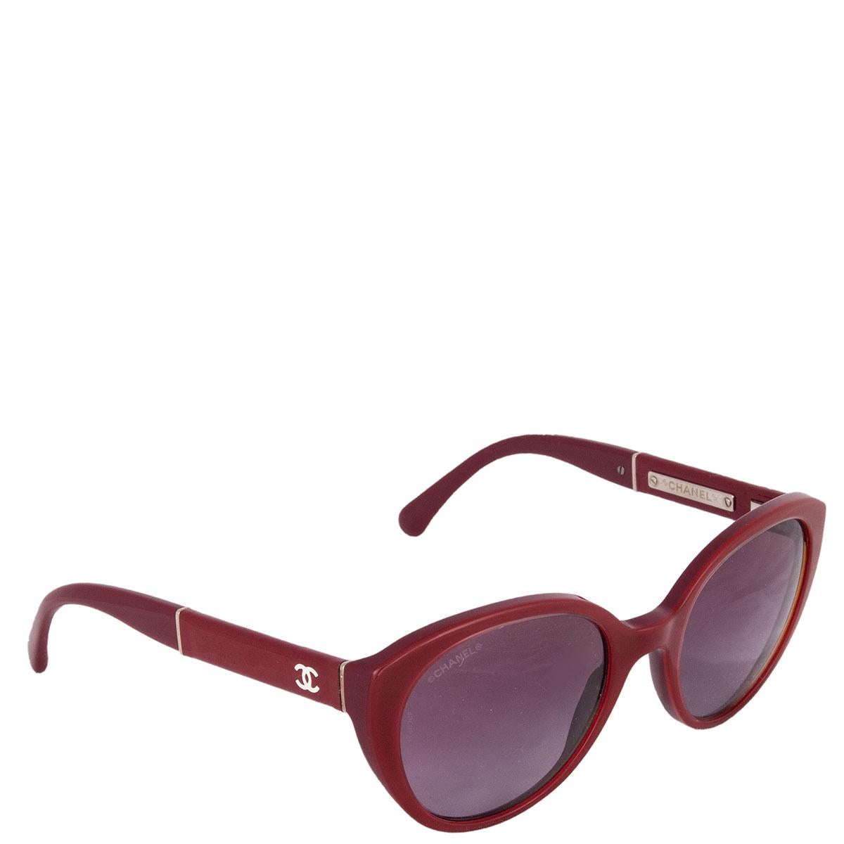 100% authentic Chanel sunglasses in burgundy acetate with light burgundy gradient round lenses. Have been worn and are in excellent condition. Comes with case. 

Model 5252Q
Width 13cm (5.1in)
Height 5cm (2in)

All our listings include only the
