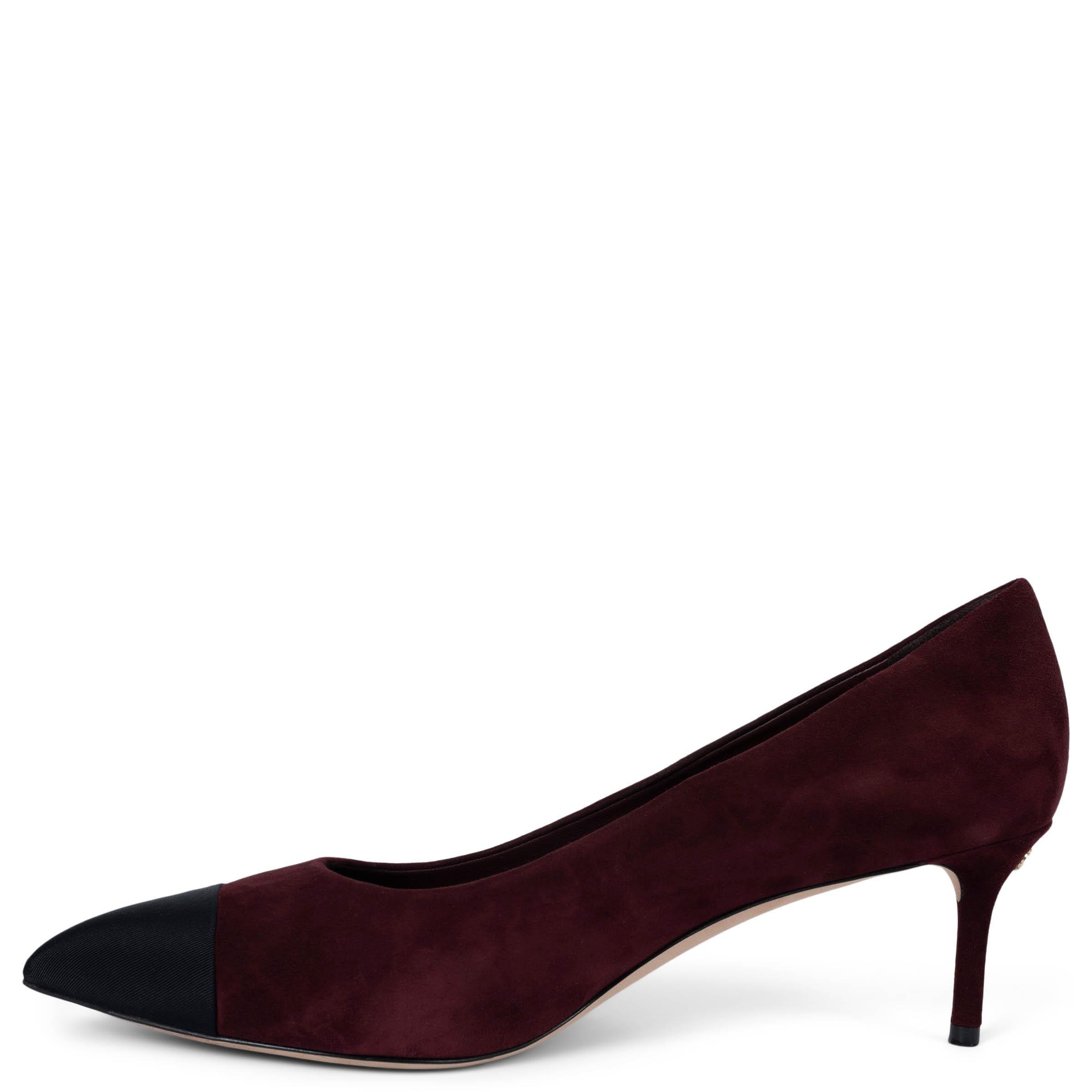 CHANEL Burgunderrote ROME Pumps aus Wildleder 2016 16A ROME Schuhe 41,5 passt 40,5 (Schwarz) im Angebot