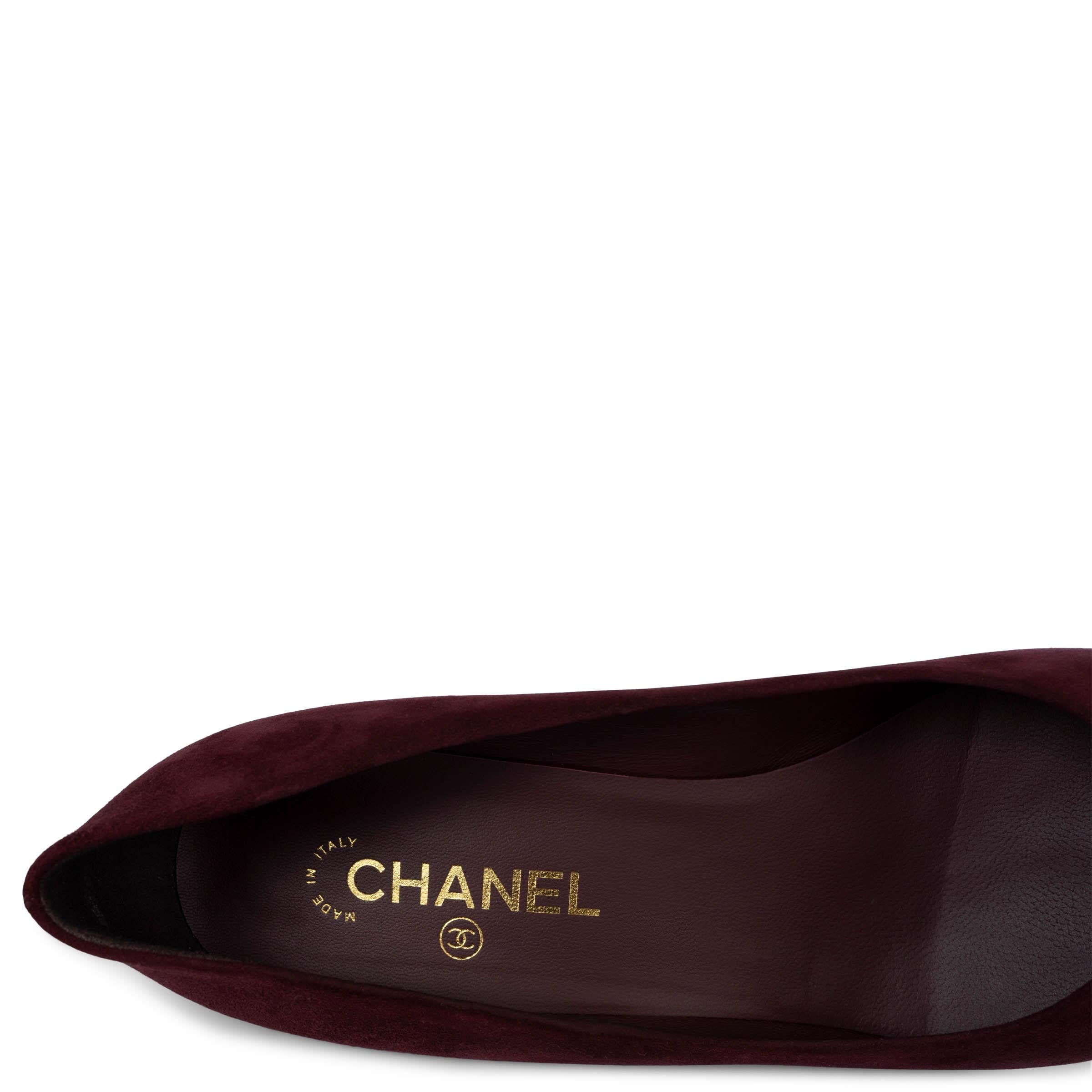 CHANEL Burgunderrote ROME Pumps aus Wildleder 2016 16A ROME Schuhe 41,5 passt 40,5 im Angebot 2