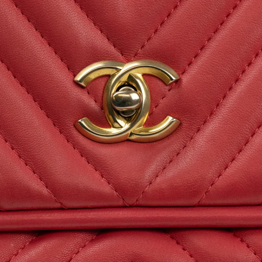 CHANEL, Business Affinity in pink leather For Sale 1