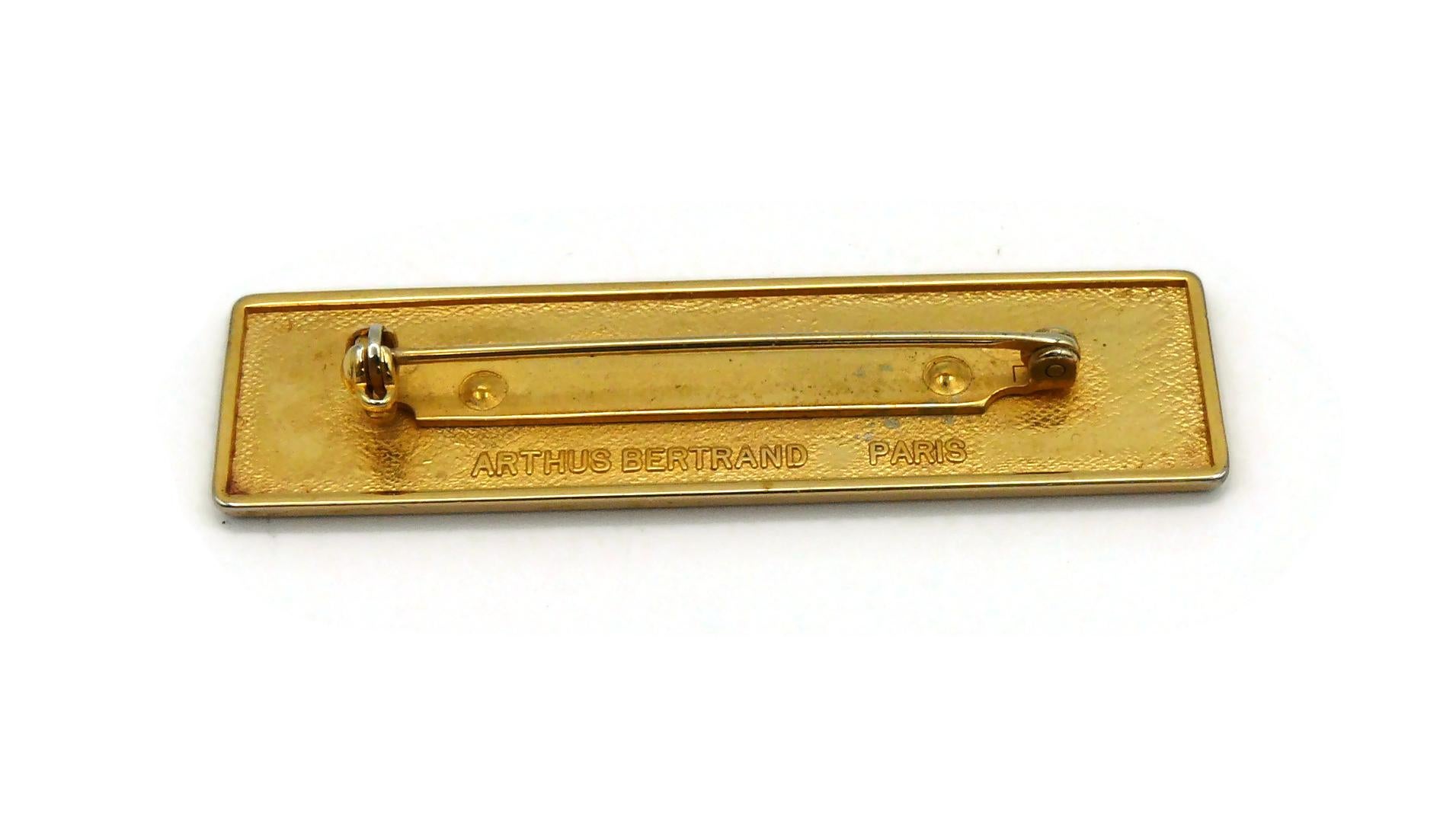 CHANEL by ARTHUS BERTRAND Paris Vintage Rectangular Uniform Brooch In Good Condition For Sale In Nice, FR