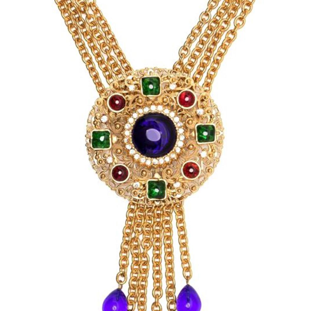 Chanel durchbrochene runde Medaillon-Halskette  im Zustand „Hervorragend“ im Angebot in London, GB