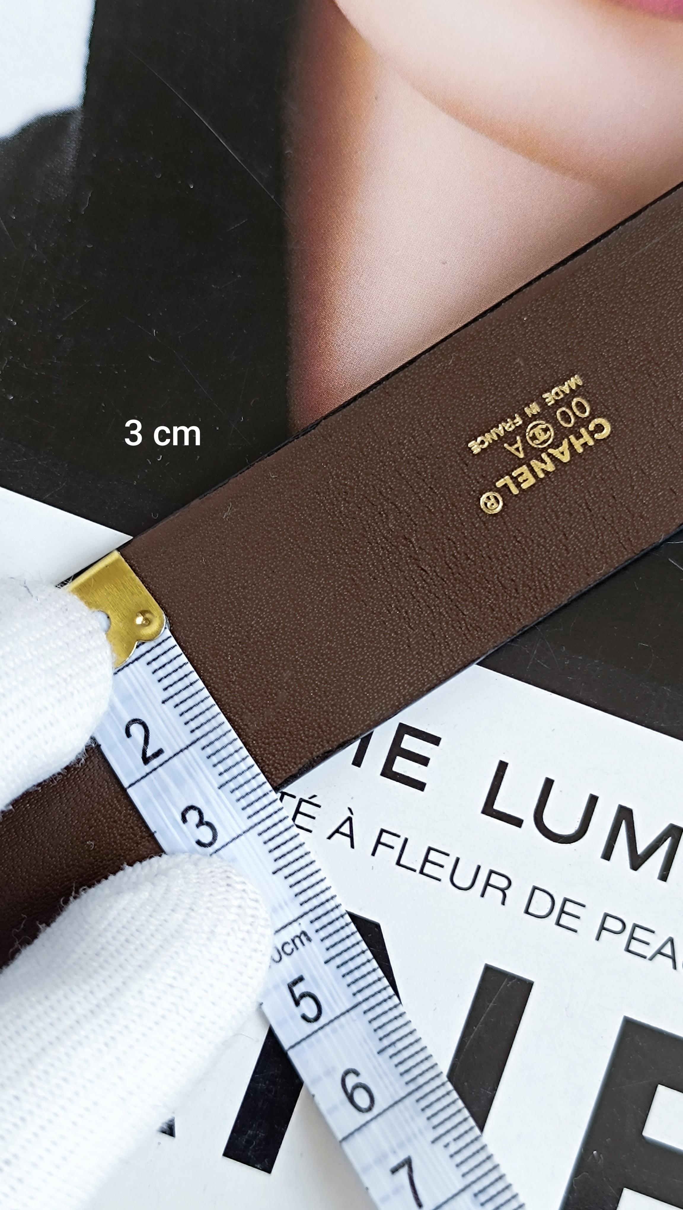 CHANEL by Karl Lagerfeld 00A 2000/2001 Cintura in pelle con fibbia in metallo spazzolato in vendita 9