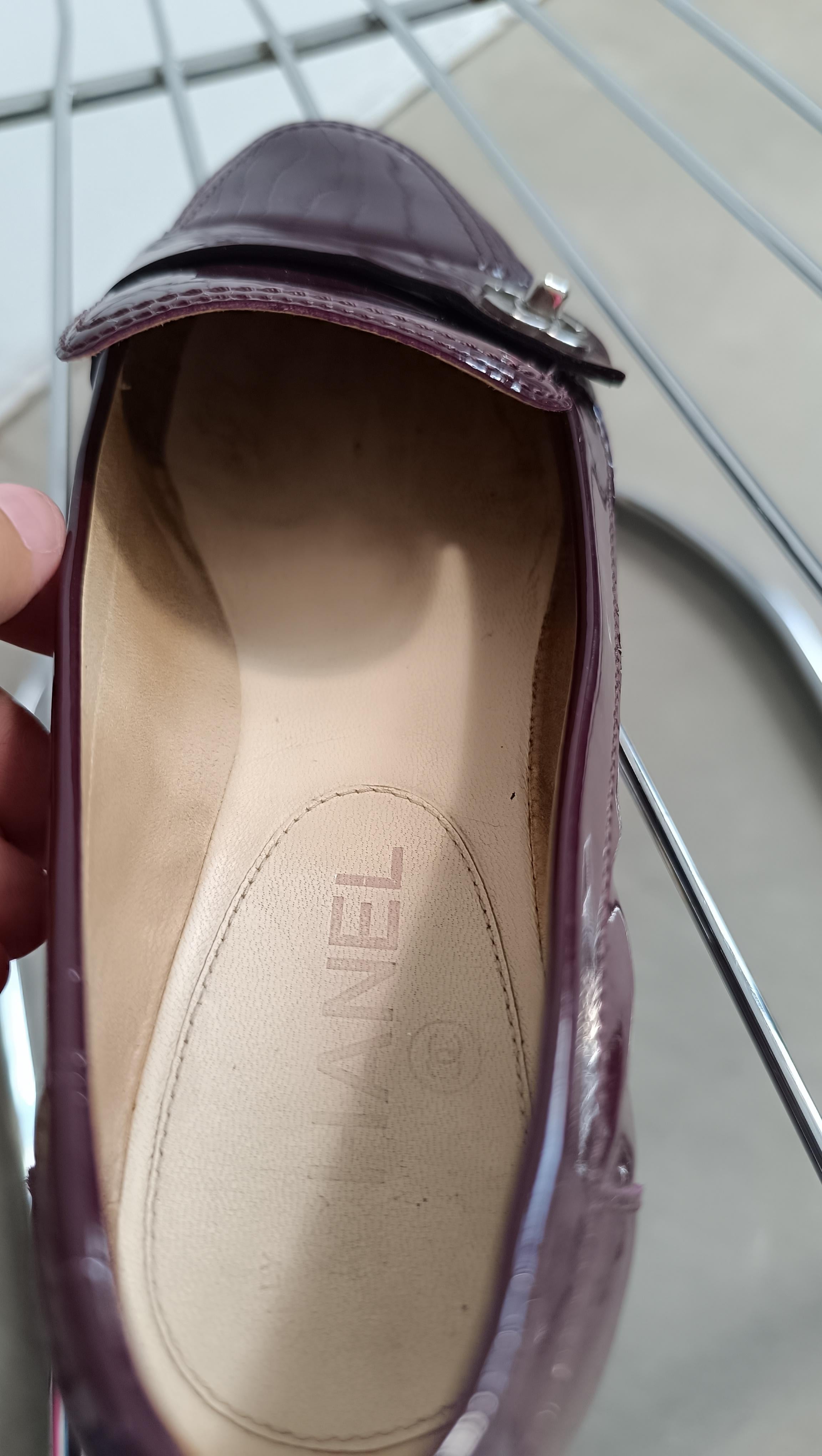 CHANEL by Karl Lagerfeld 15P / 2015 Chanel Turn Lock Enamel Loafers For Sale 5